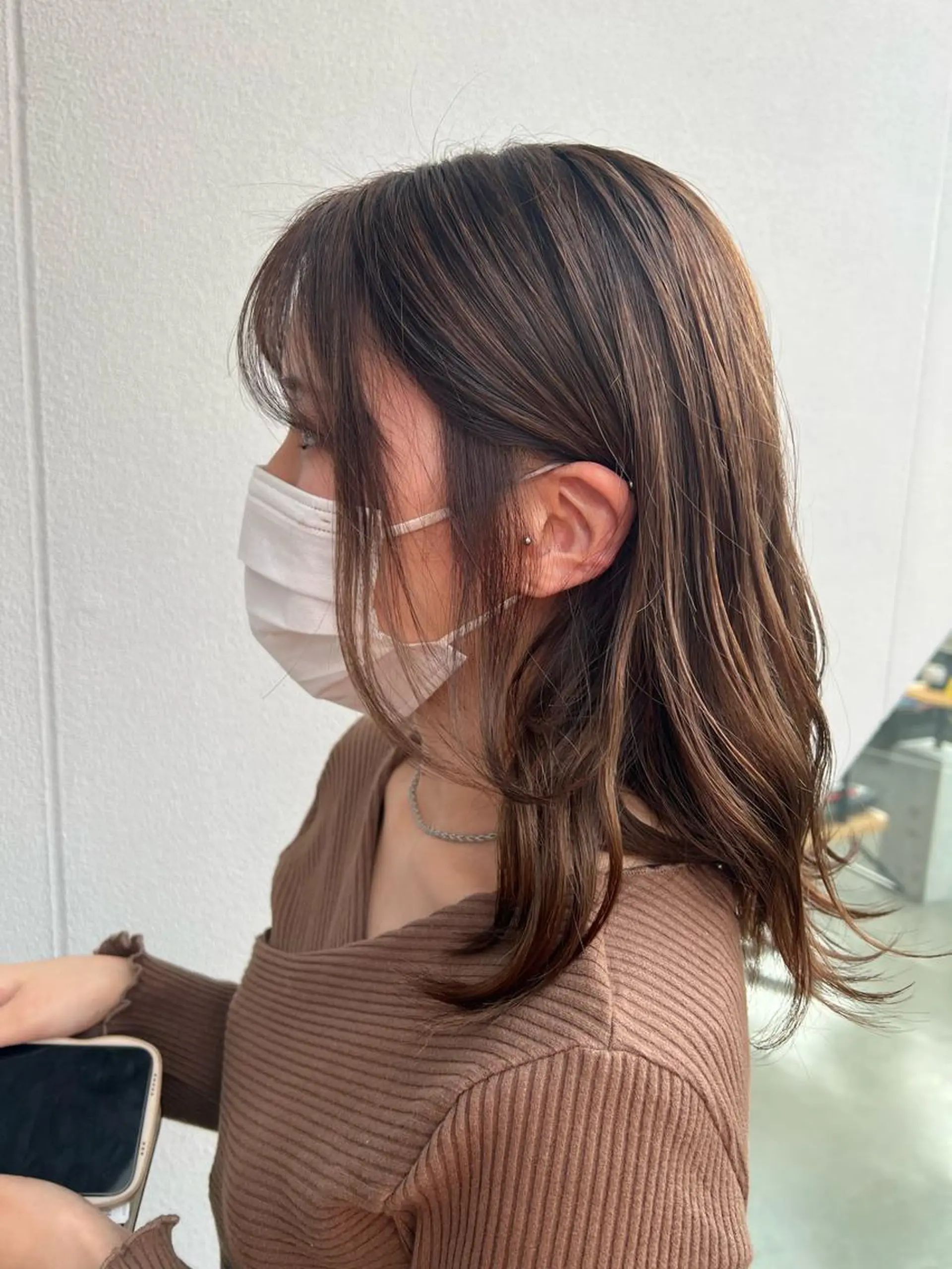 ロング カラー ブリーチ カット ヘアカラー APREKO SAYAKAのヘアスタイル