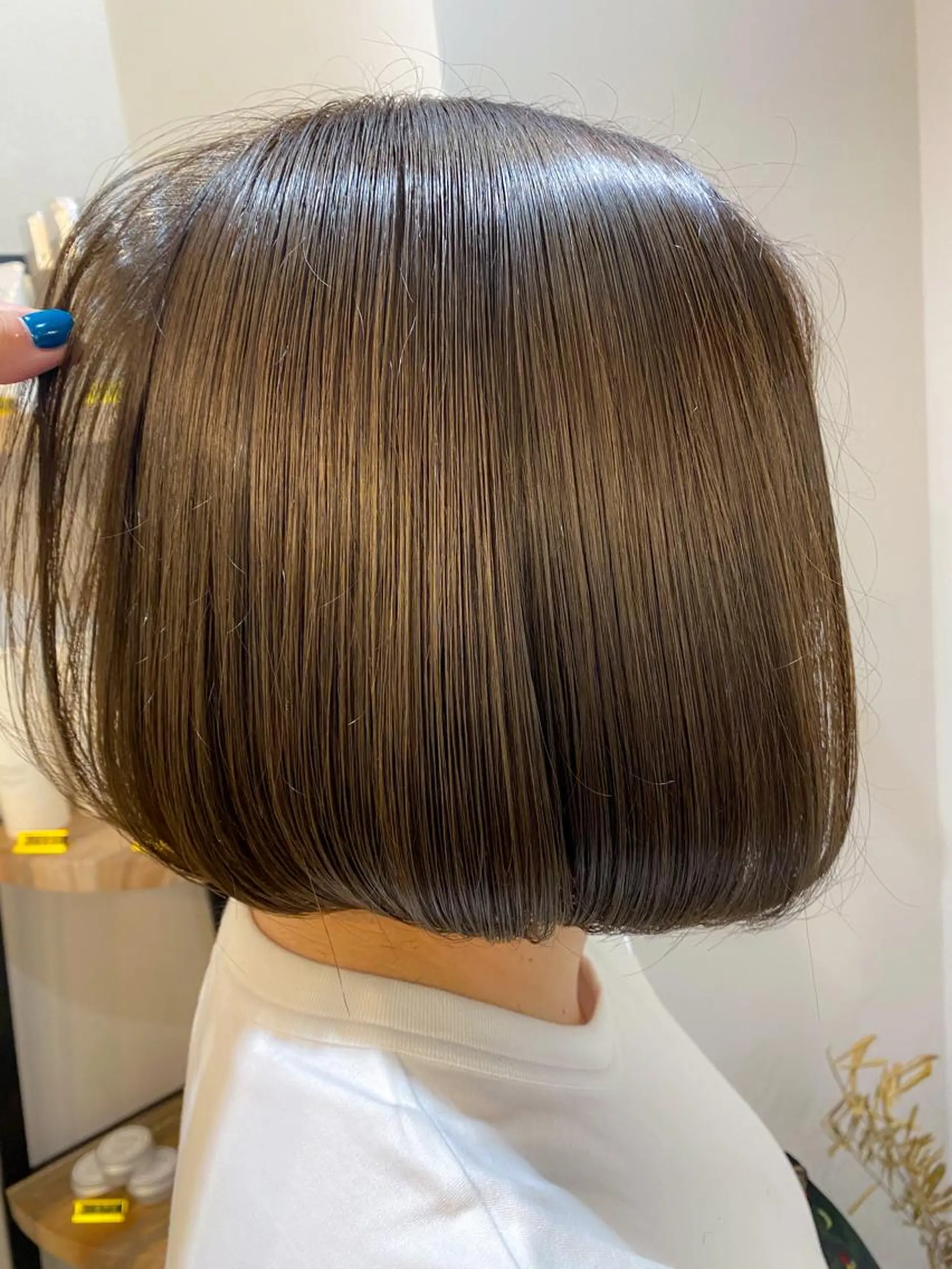 ミディアム カラー ベージュカラー オリーブベージュ louwe 武藤幸世のヘアスタイル