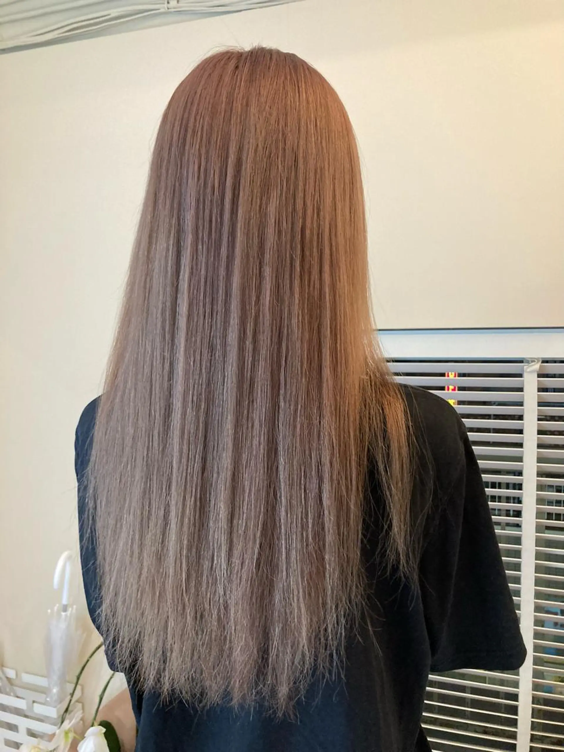ロング カラー ブリーチ グレージュ ヘアカラー トリートメント ブリーチ&似合せボブ 田中寛十のヘアスタイル