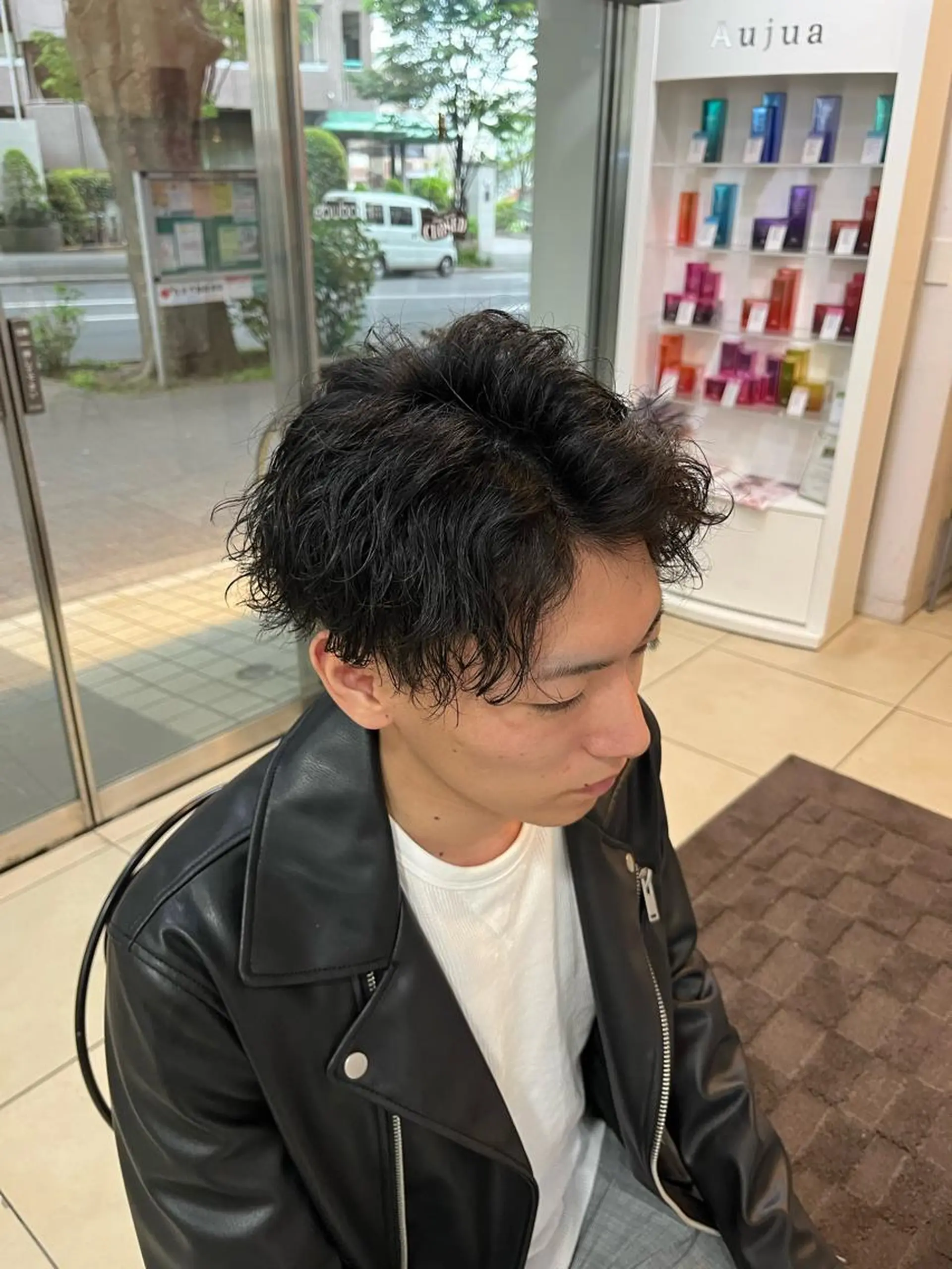 ショート パーマ メンズ アップバング メンズパーマ 波巻きパーマ スパイラルパーマ カット パーマ カルマ・ニュアンス パーマ　須田龍世のヘアスタイル