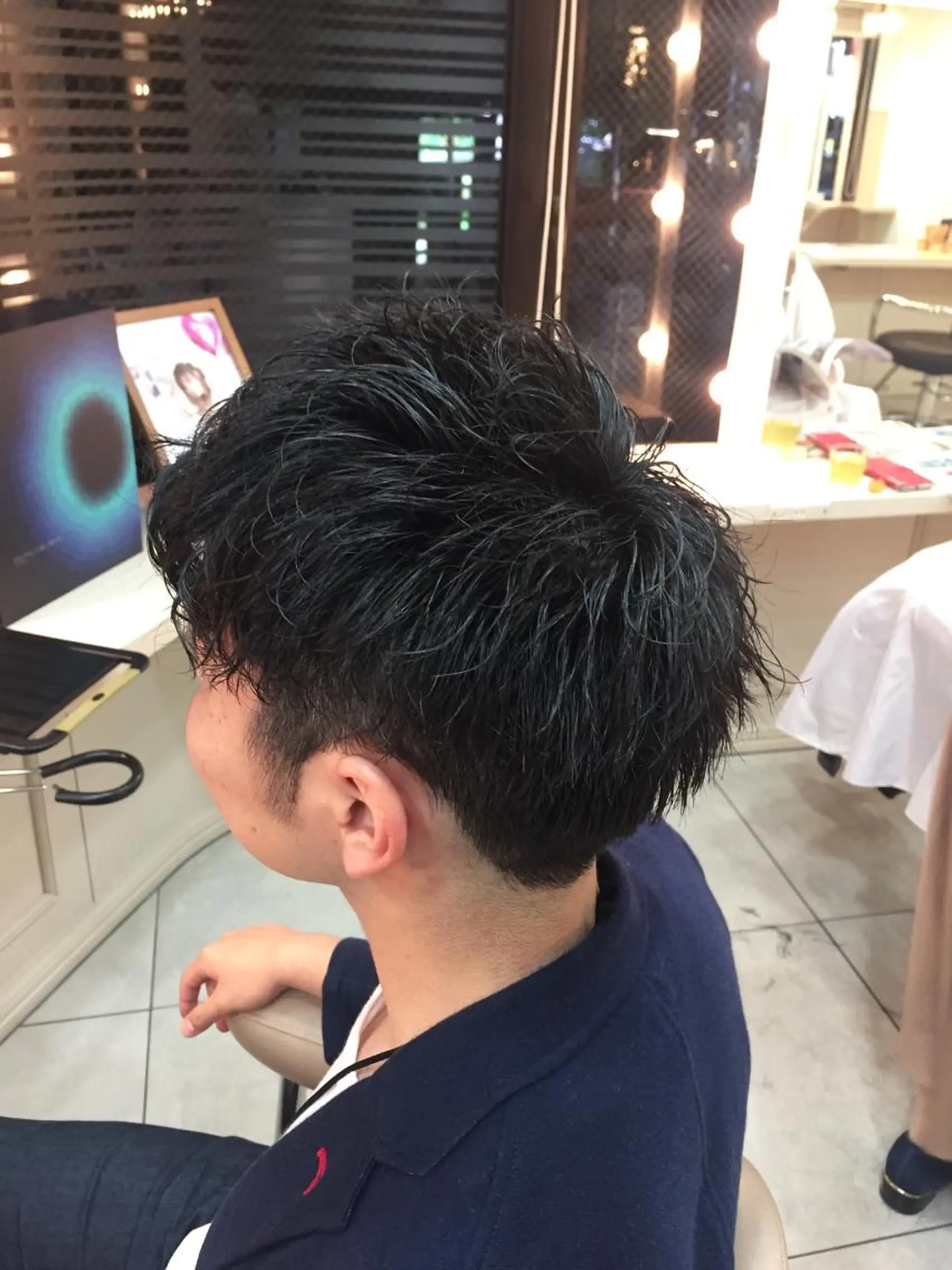 ショート パーマ メンズ 吉岡 三四朗のヘアスタイル