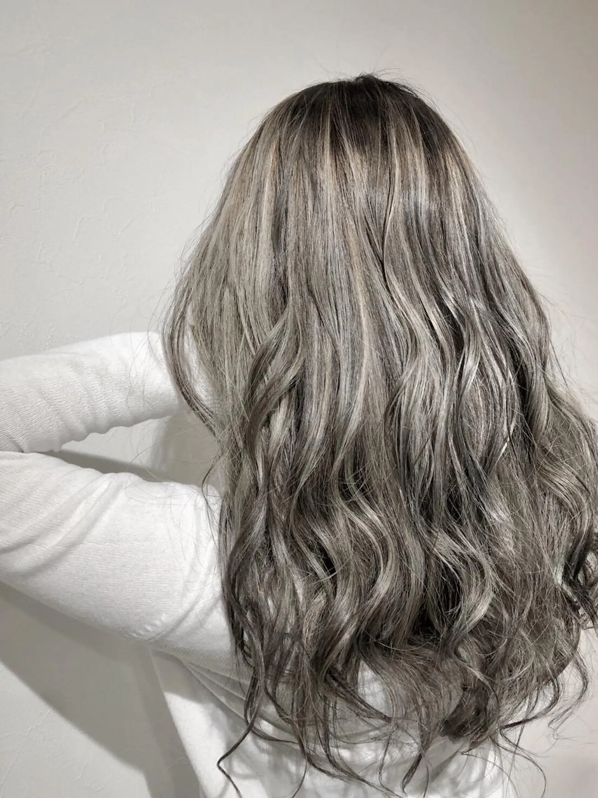 ロング カラー パーマ ヘアアレンジ レミーエクステ大阪 Device梅田のヘアスタイル