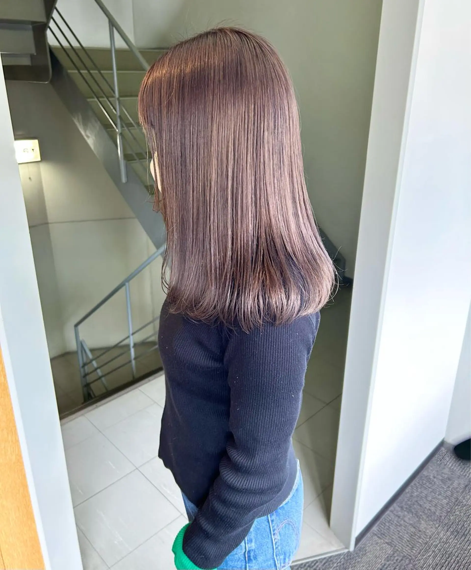 ミディアム カラー パーマ ヘアアレンジ ブリーチ グレージュ ラベンダーカラー 髪と音処　マトぺ所属・デザインカラー/ボブ ブリーチカラー/ユリのヘアスタイル