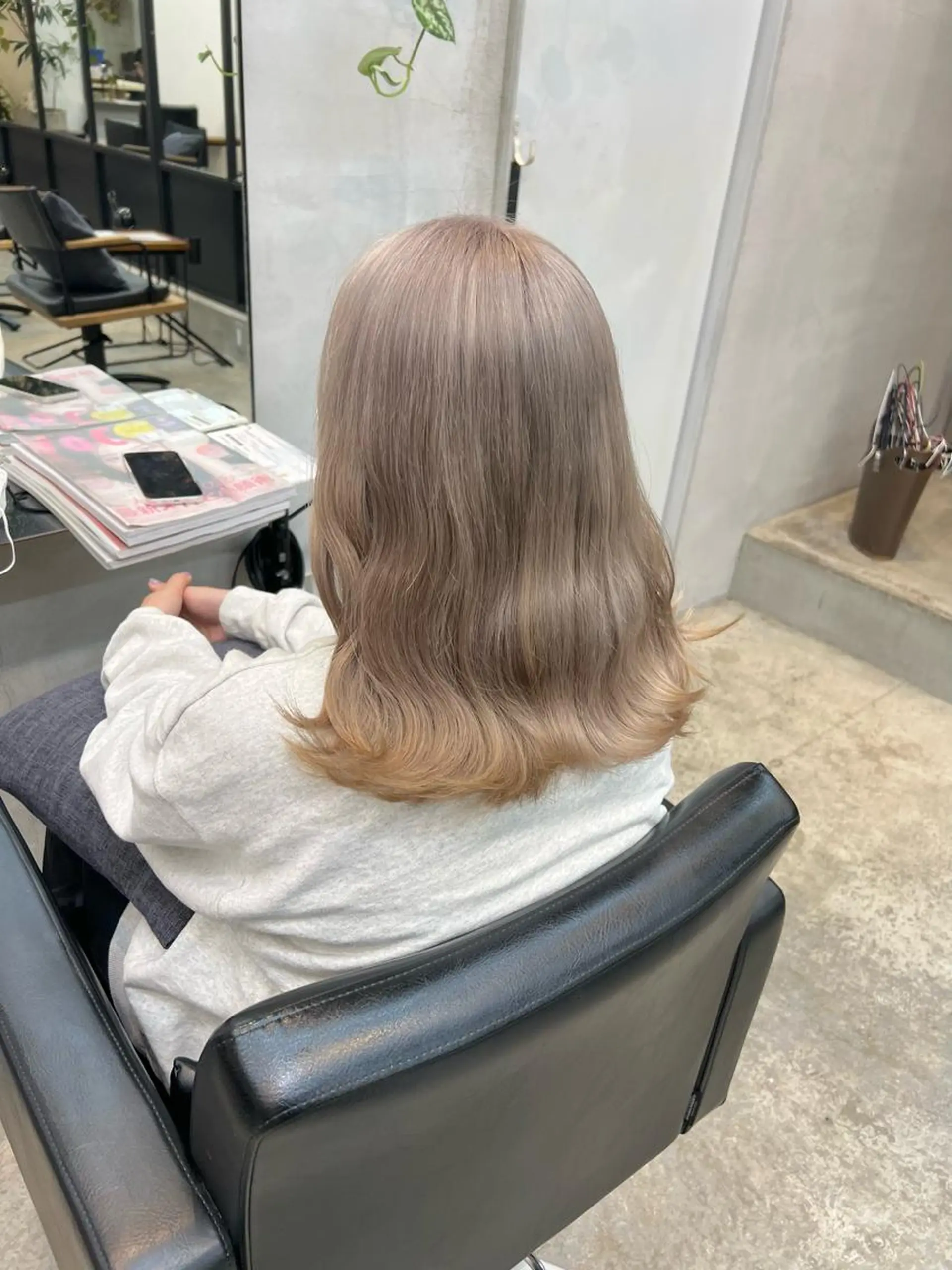 ミディアム カラー ブリーチ ケアブリーチ トリートメント 吉川 陽菜のヘアスタイル
