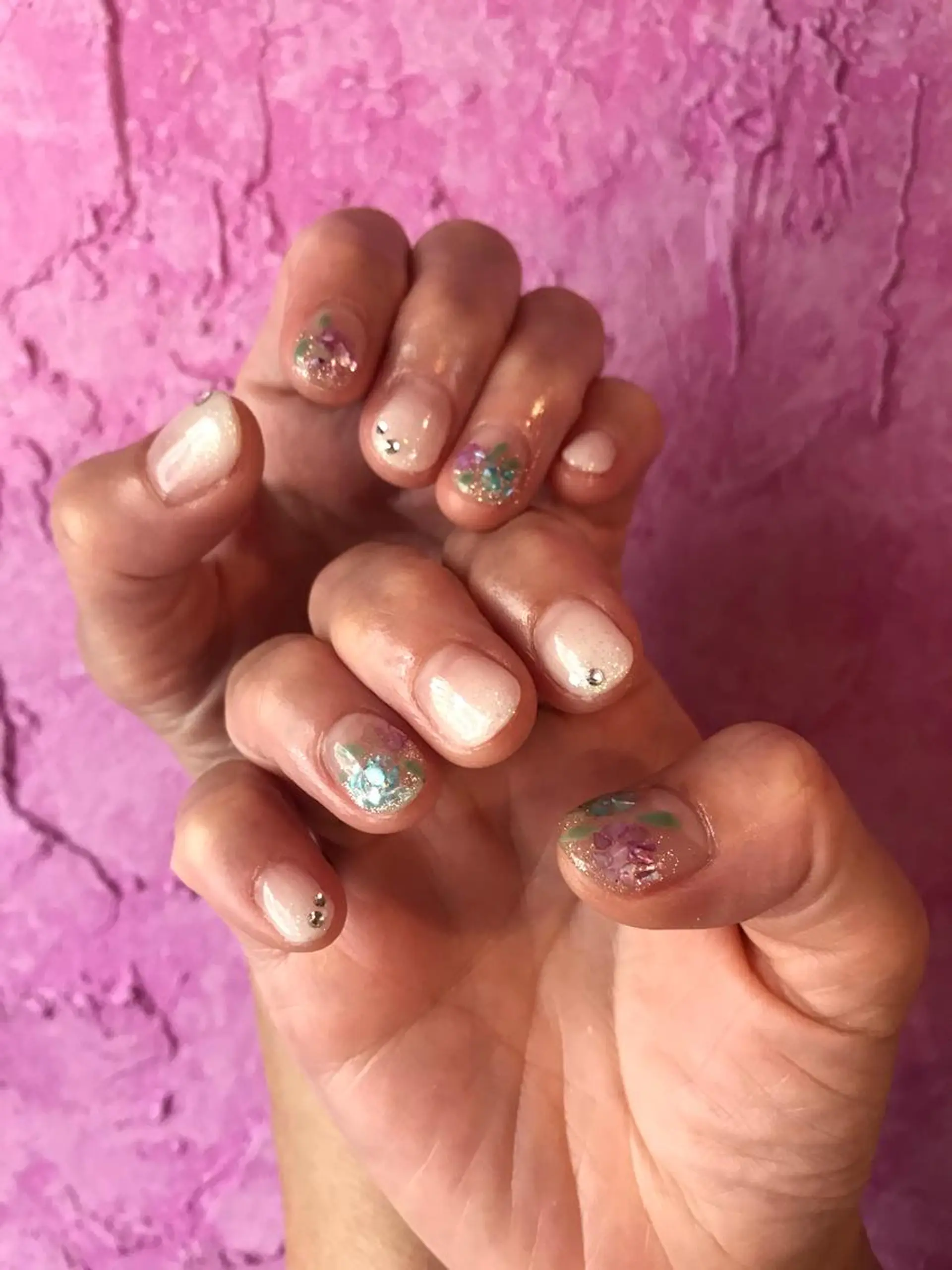 ネイル ハンドネイル キラキラ オメメのネイルデザイン