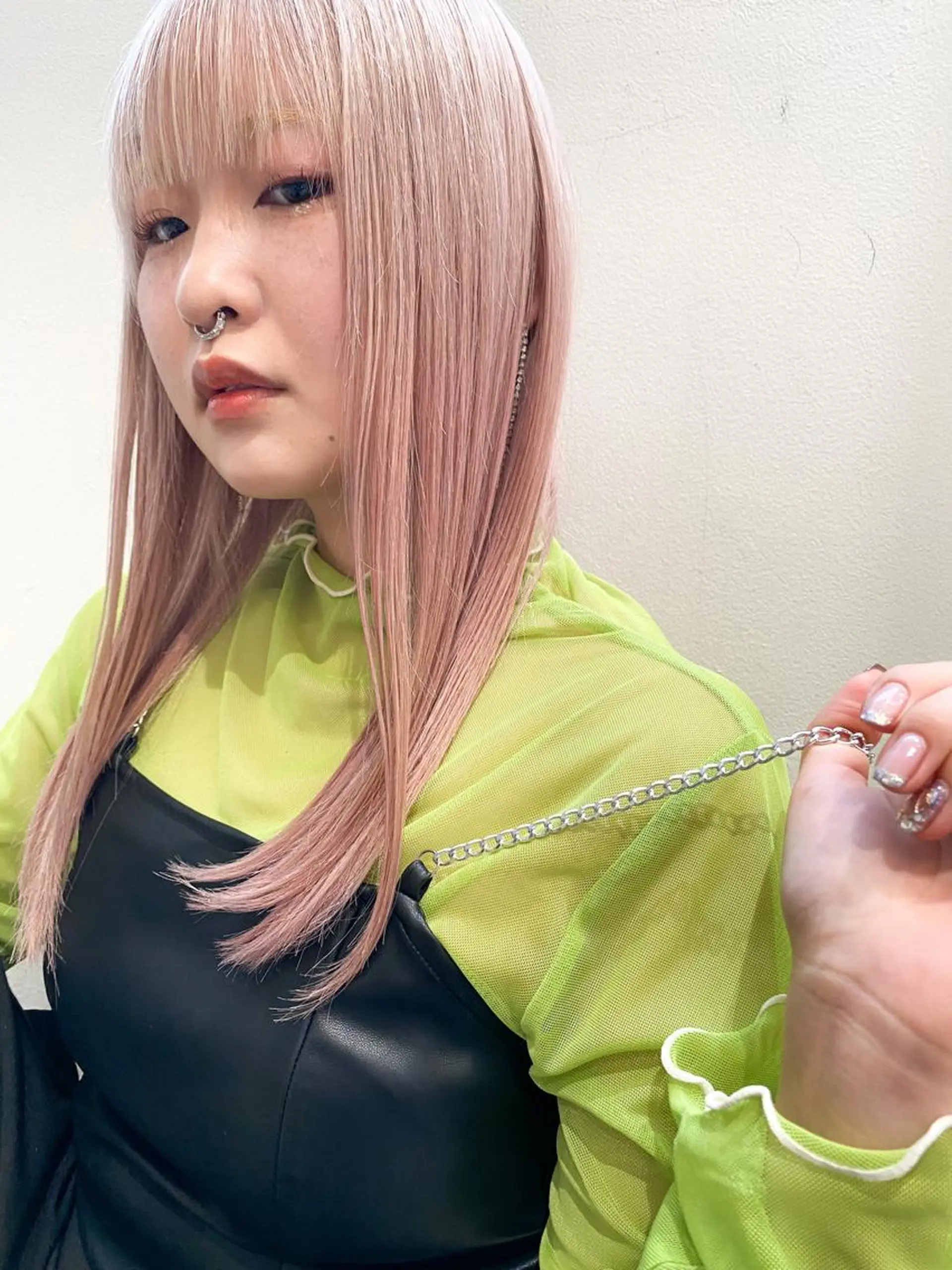 セミロング カラー ブリーチ ヘアカラー トリートメント 当日ok🩷横浜 エクステ／RIEのヘアスタイル