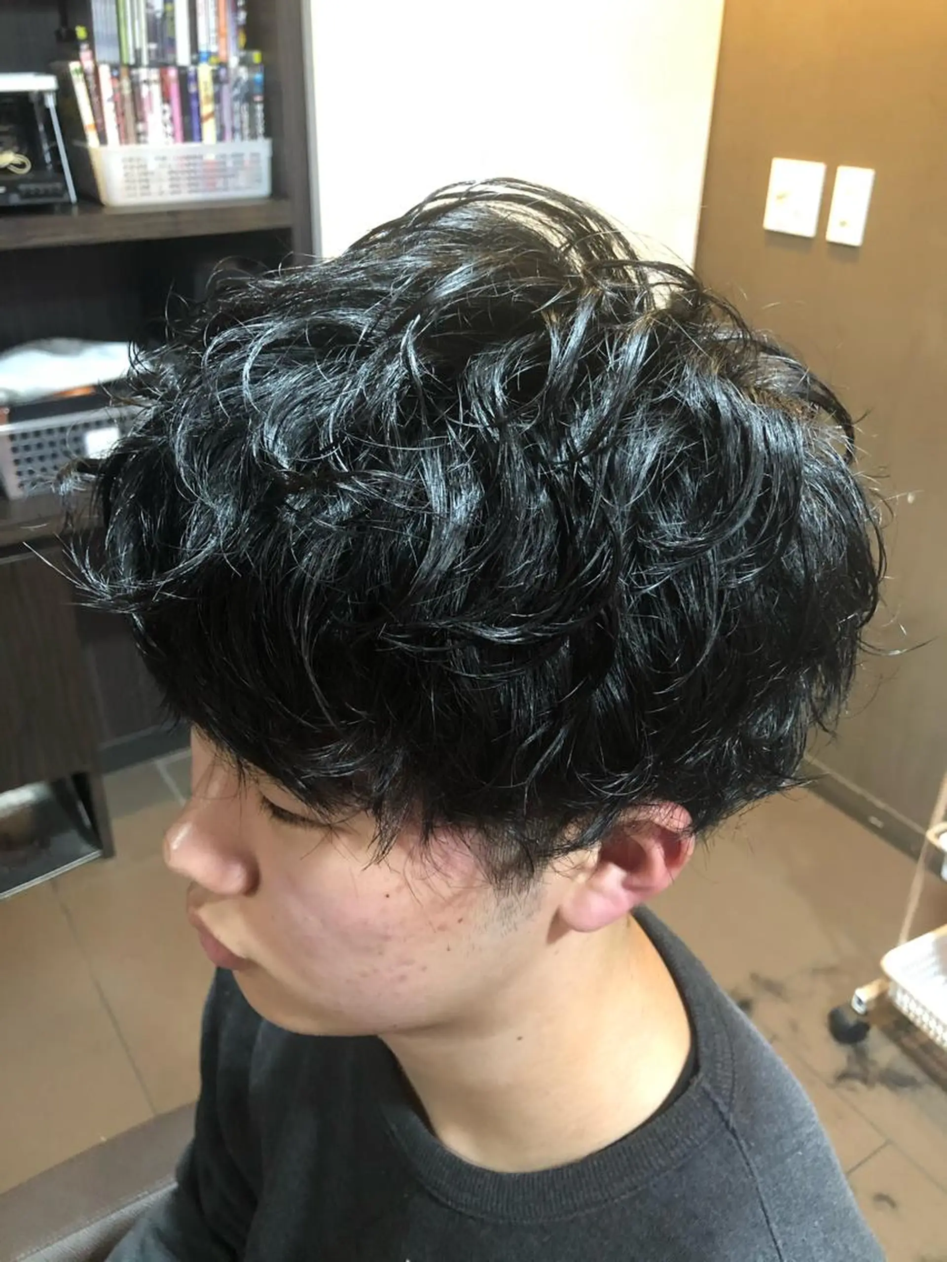 ショート パーマ メンズ メンズパーマ スパイラルパーマ カット パーマ カルマ・ニュアンス パーマ　須田龍世のヘアスタイル