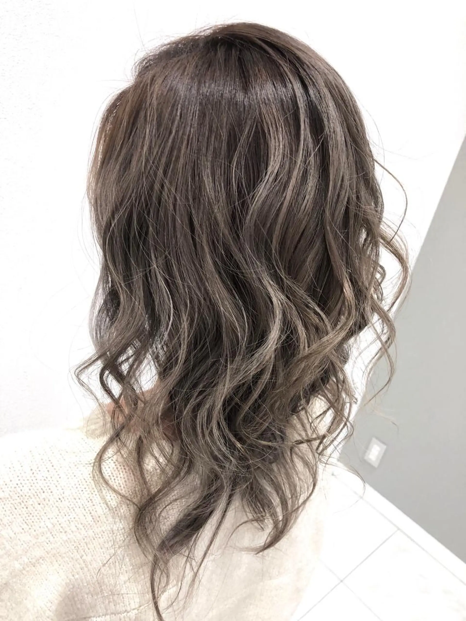 セミロング カラー ハイライトカラー ハイライト ブリーチ無しカラー 👑店長　平松　由のヘアスタイル
