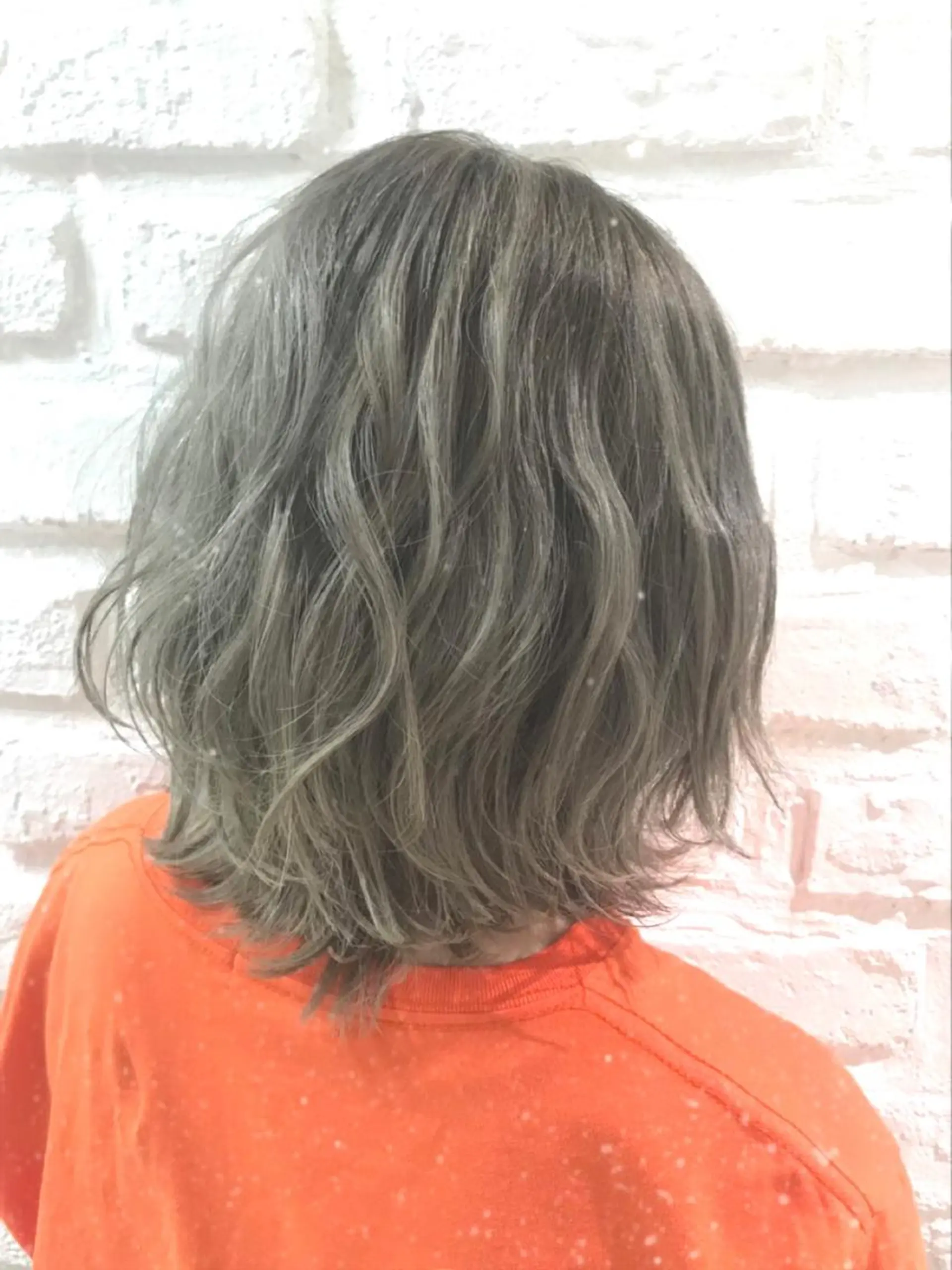 ショート カラー ヘアアレンジ ブリーチ グレージュ シルバー シルバーグレージュ メンズヘア専門🦊 RYOKAのヘアスタイル