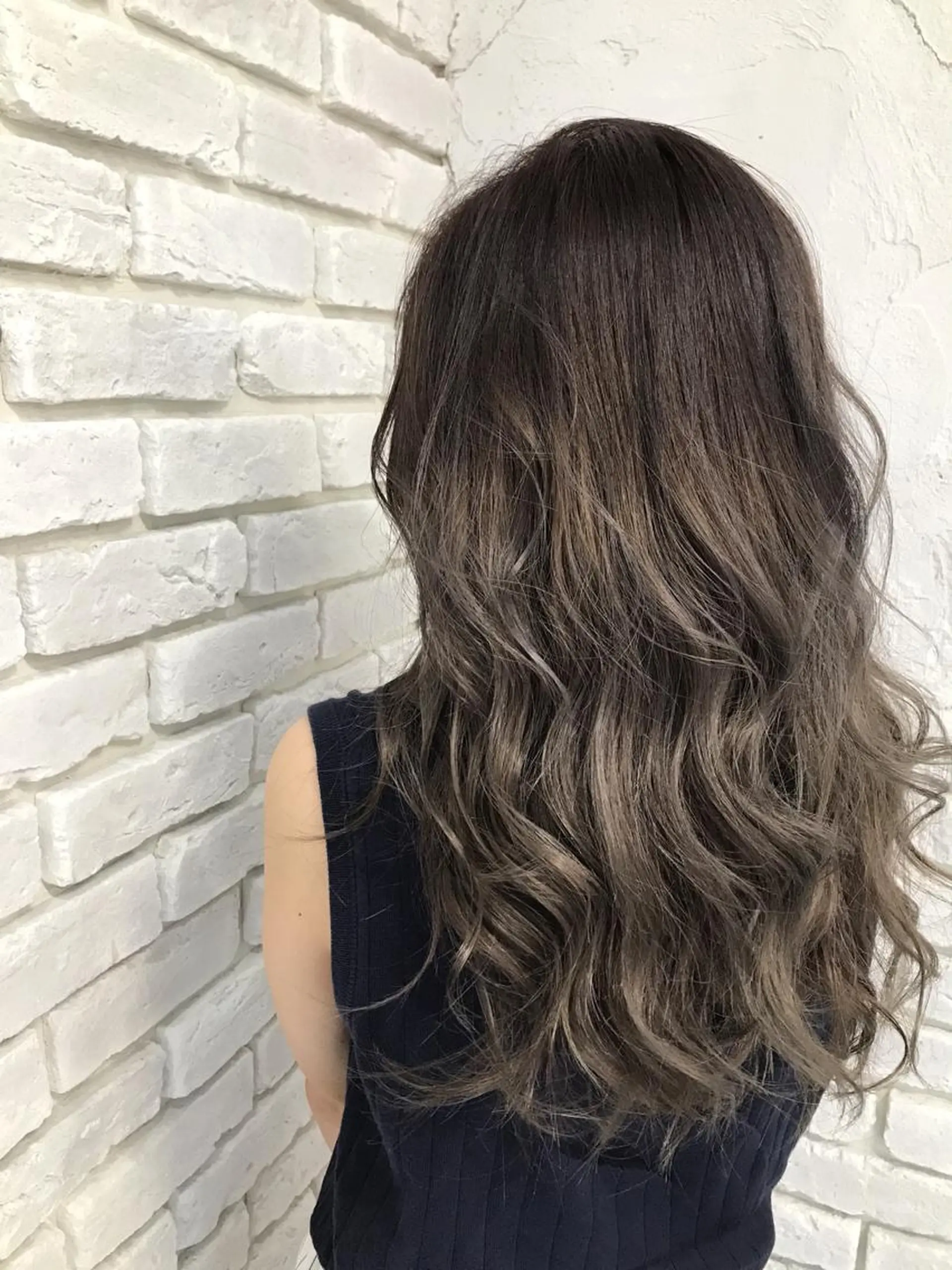 ロング カラー イルミナカラー 🪽似合わせNO.1 marina🦩のヘアスタイル