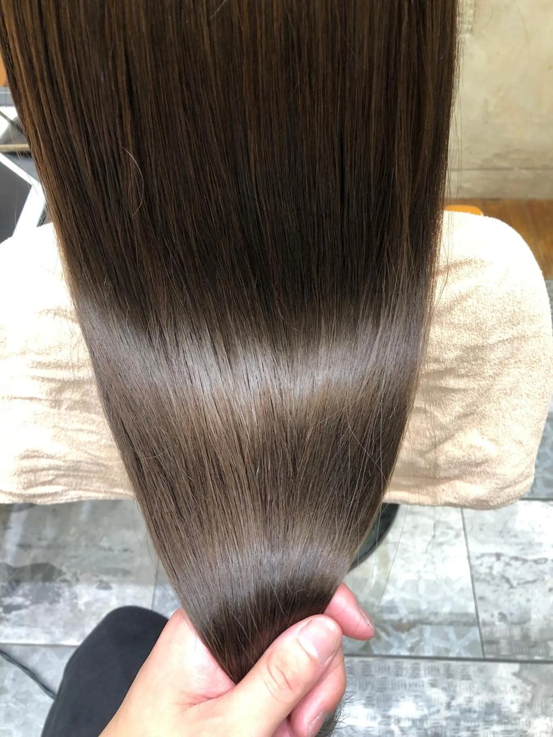 ロング カラー パーマ ヘアアレンジ メンズ キッズ ネイル マツエク・マツパ グレージュ カット ヘアカラー 縮毛矯正 トリートメント 新宿✨レイヤーカット 韓国ヘア/坂本亜裟海のヘアスタイル