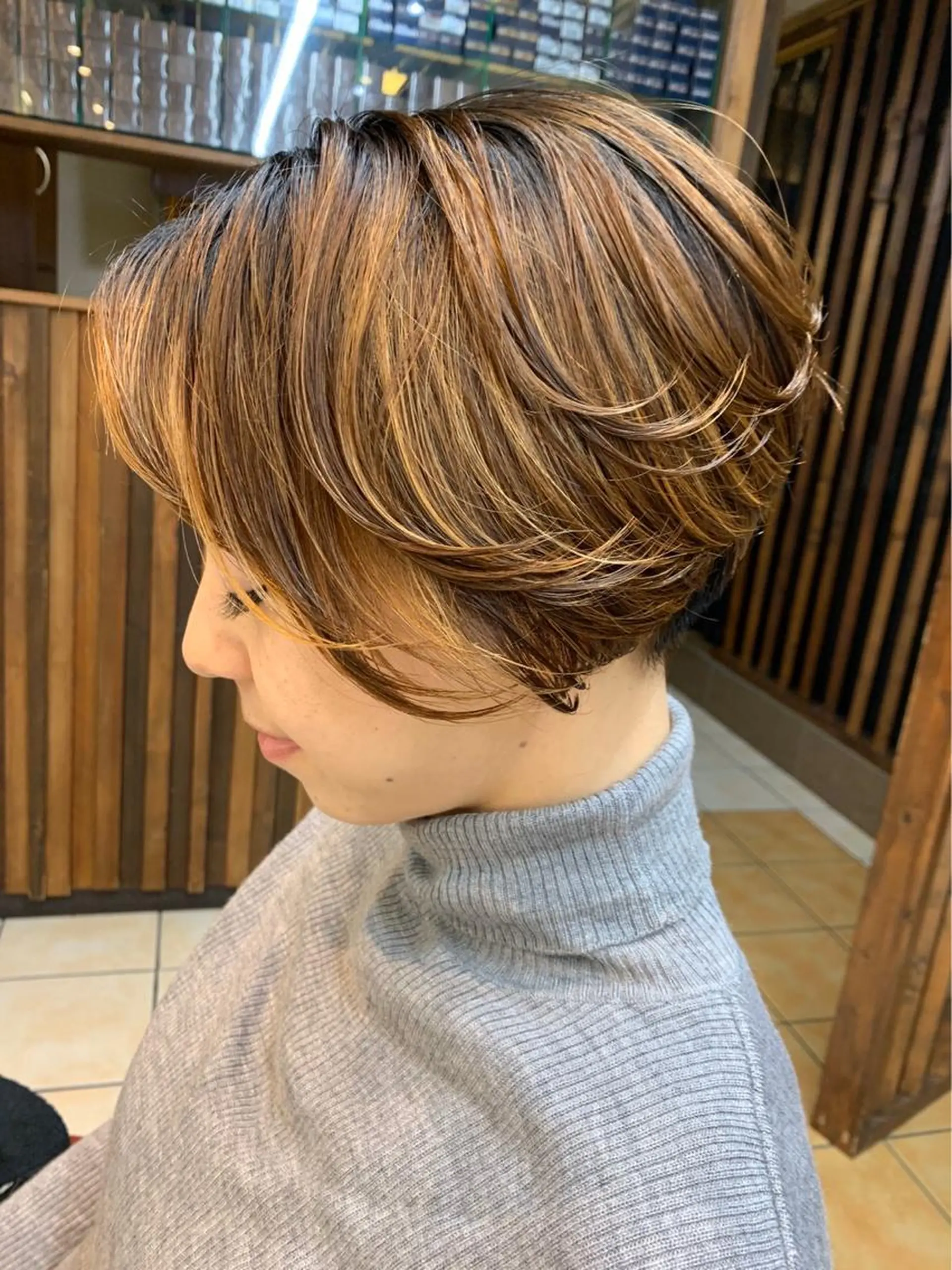 ショート カラー 瀬川 茉衣子のヘアスタイル