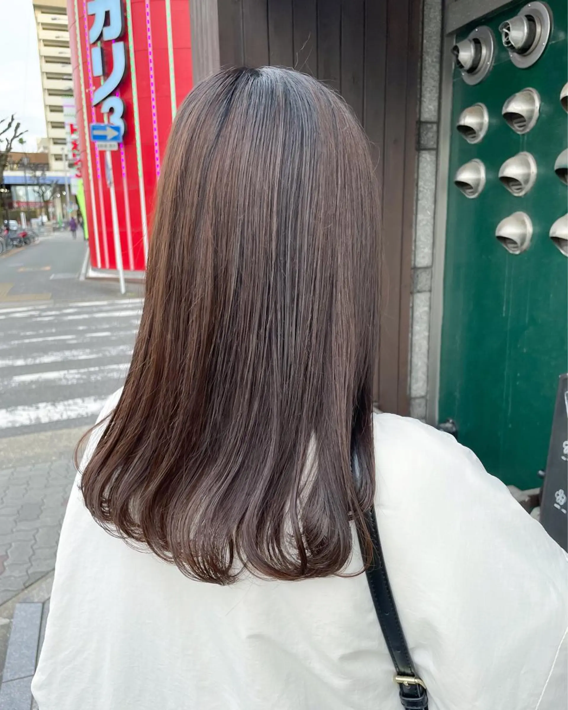 セミロング カラー ヘアアレンジ ベージュカラー ブラウンカラー ブラウンベージュ 透明感カラー イワタ マハ/ minim hairのヘアスタイル