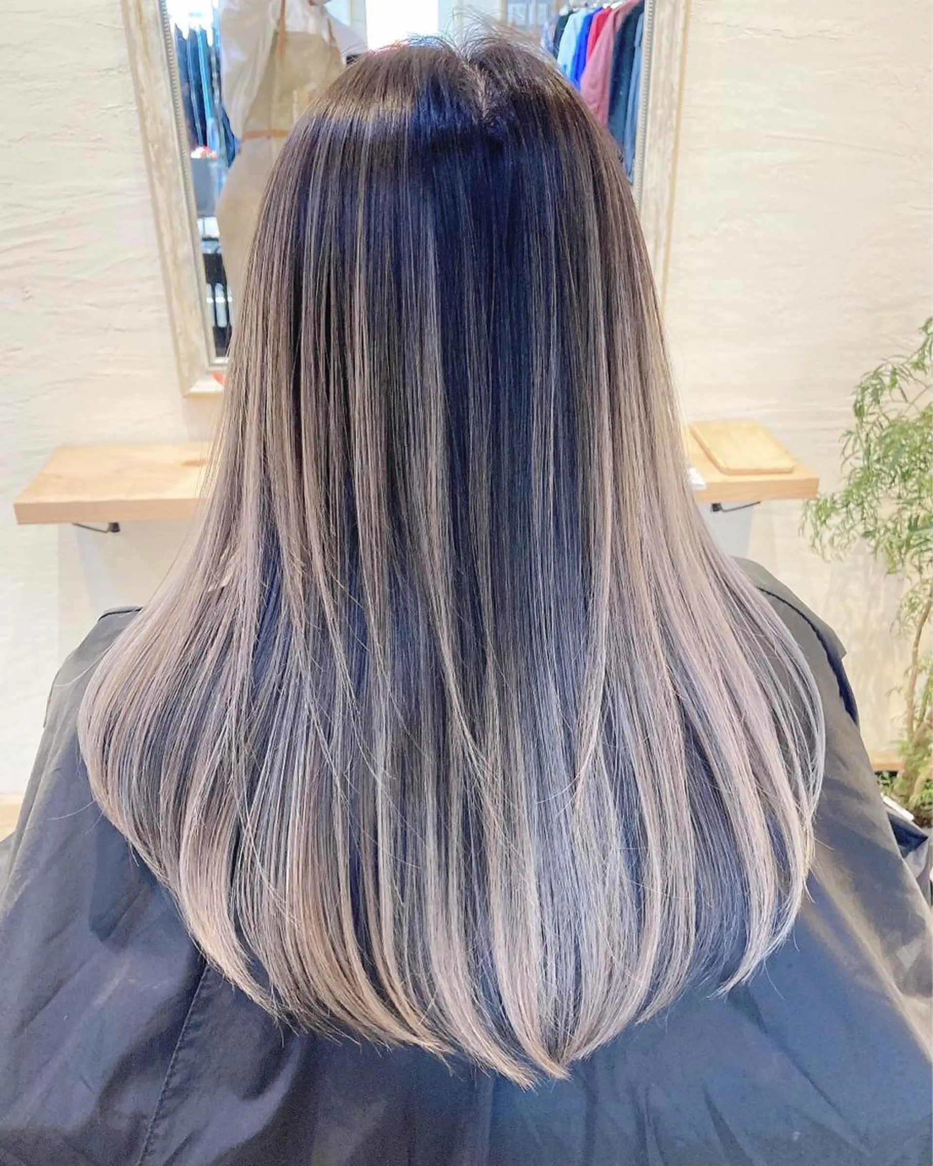 ロング カラー MERCI所属・マツモト コウダイのヘアスタイル