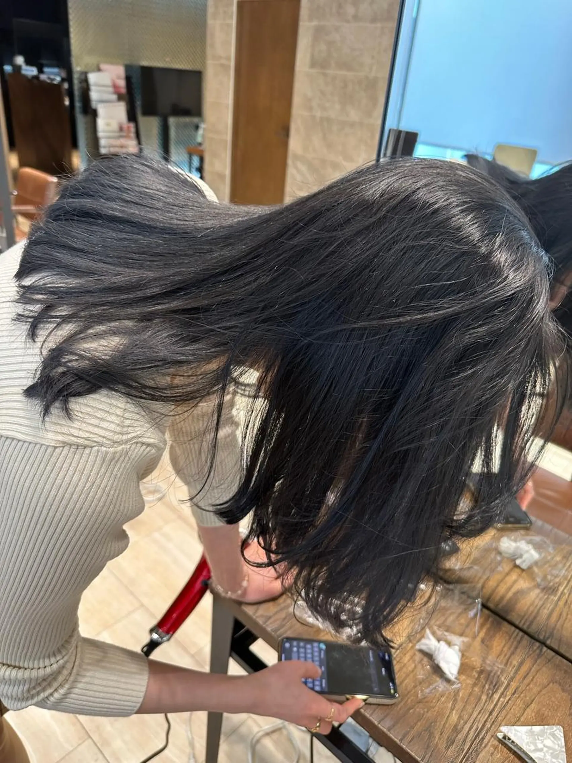 ミディアム カラー 黒髪 透明感カラー くびれヘア 顔まわりレイヤー 顔周りカット ヘアカラー トリートメント 【1日2名様限定】 AFLOAT白川雄副のヘアスタイル