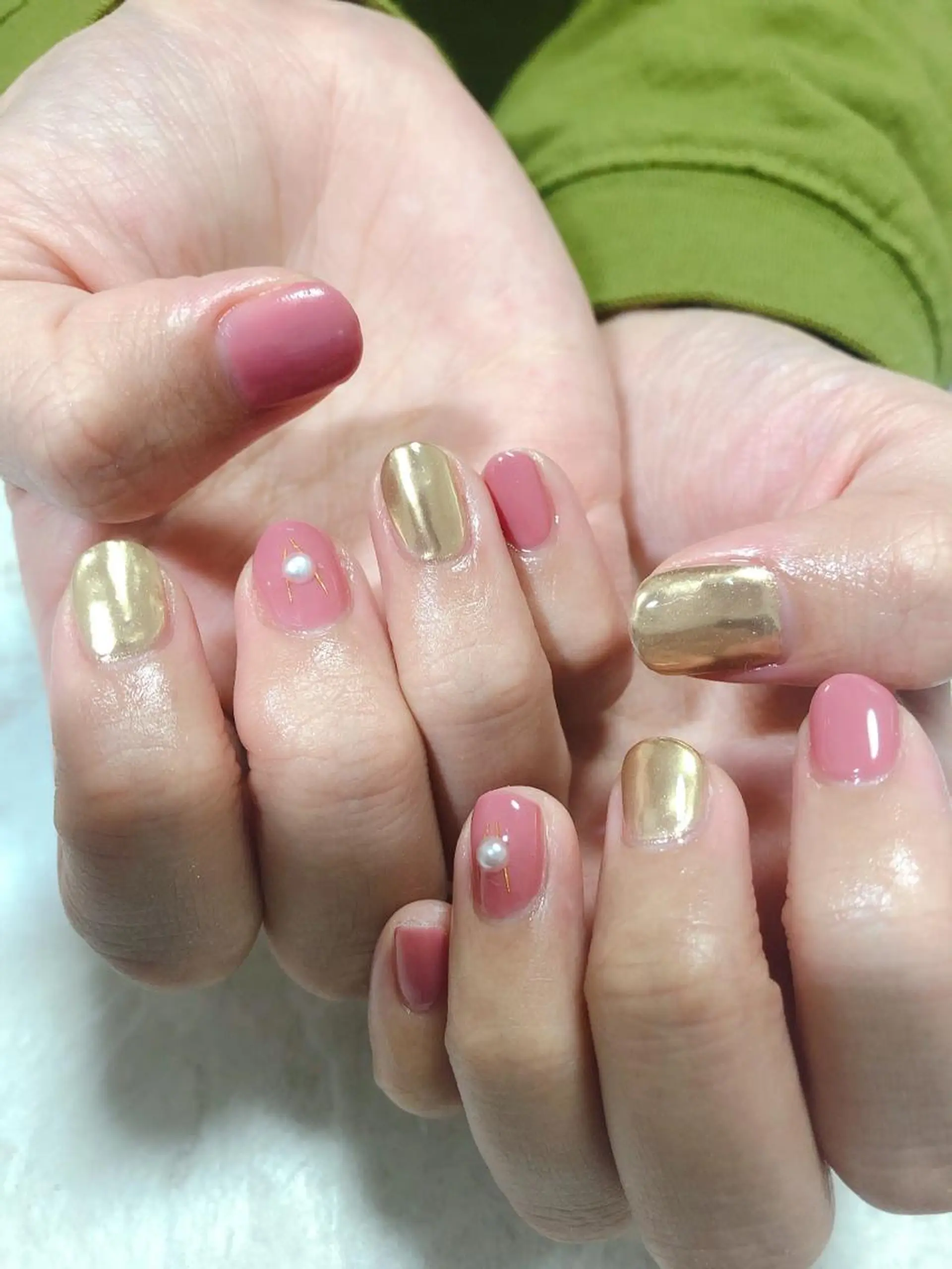 ネイル ゴールド ミラーネイル ハンドネイル フットネイル Lokahi NAILのネイルデザイン