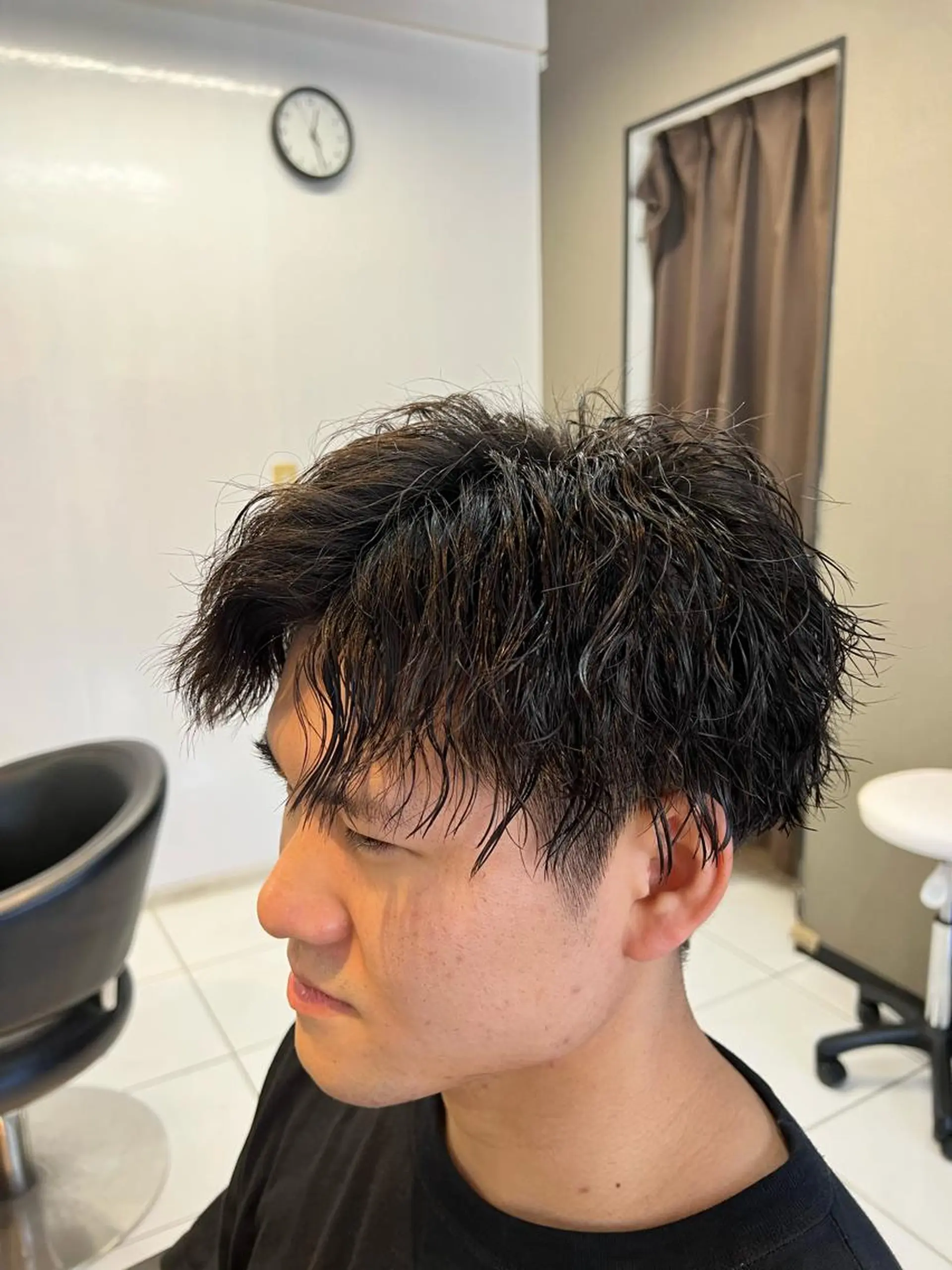 パーマ メンズ アップバング センターパート フェードカット カルマパーマ マッシュ カット パーマ パーマ特化美容師 茂木広幸のヘアスタイル
