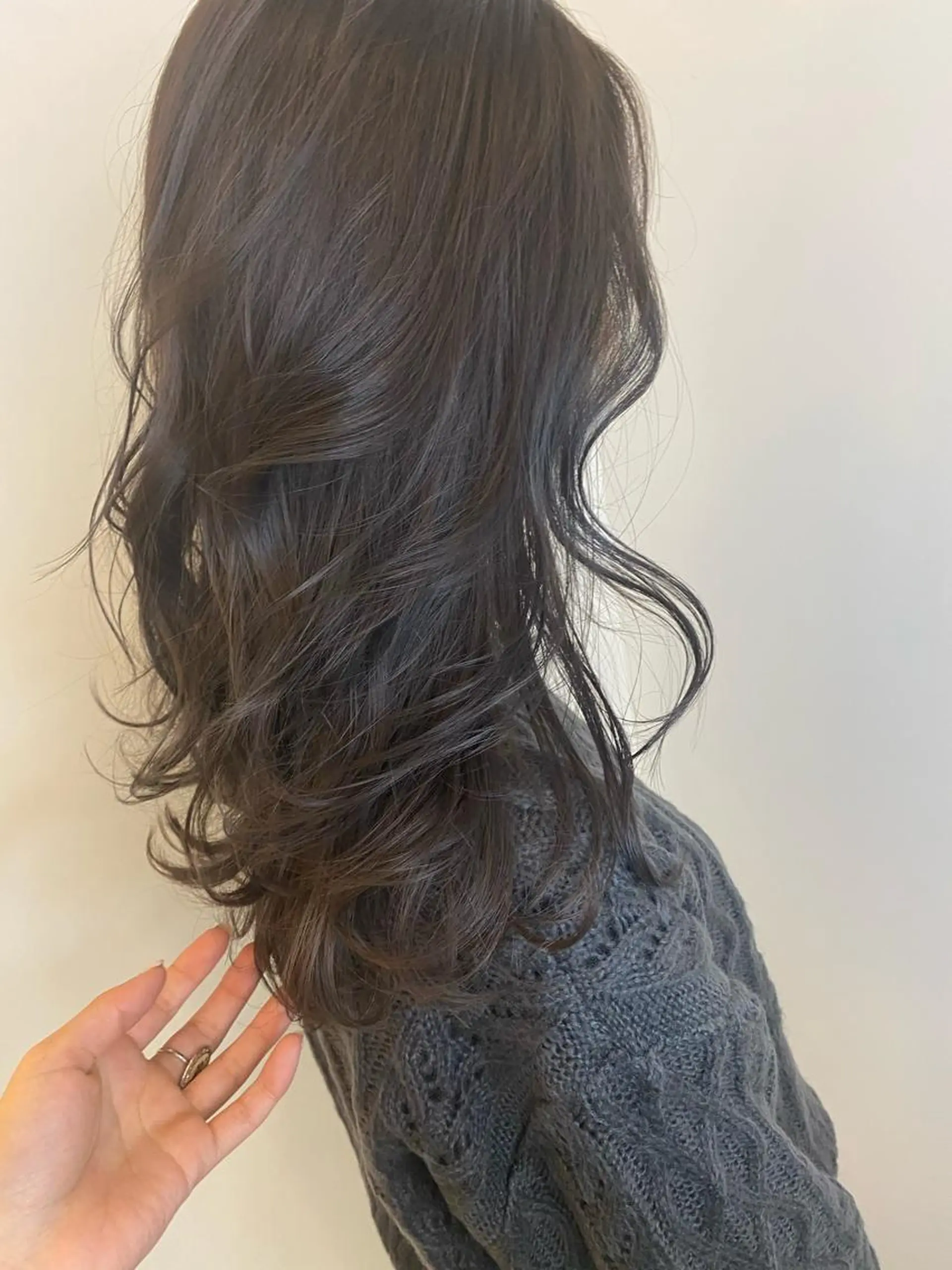 ロング カラー アッシュ アッシュグレー アッシュグレージュ ダークアッシュ グレージュ ma naのヘアスタイル