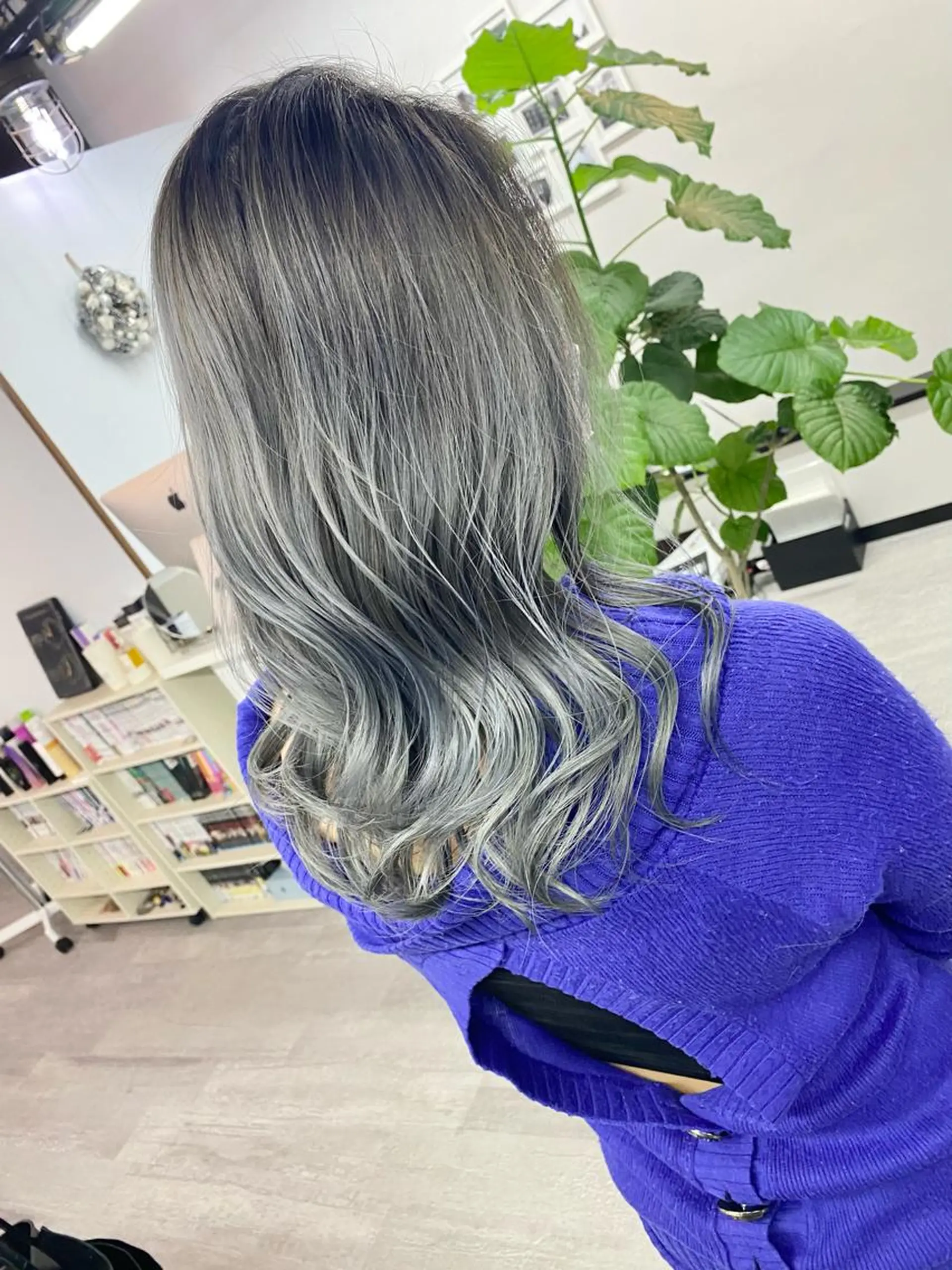 セミロング カラー ヘアカラー トリートメント 名畑 裕貴のヘアスタイル