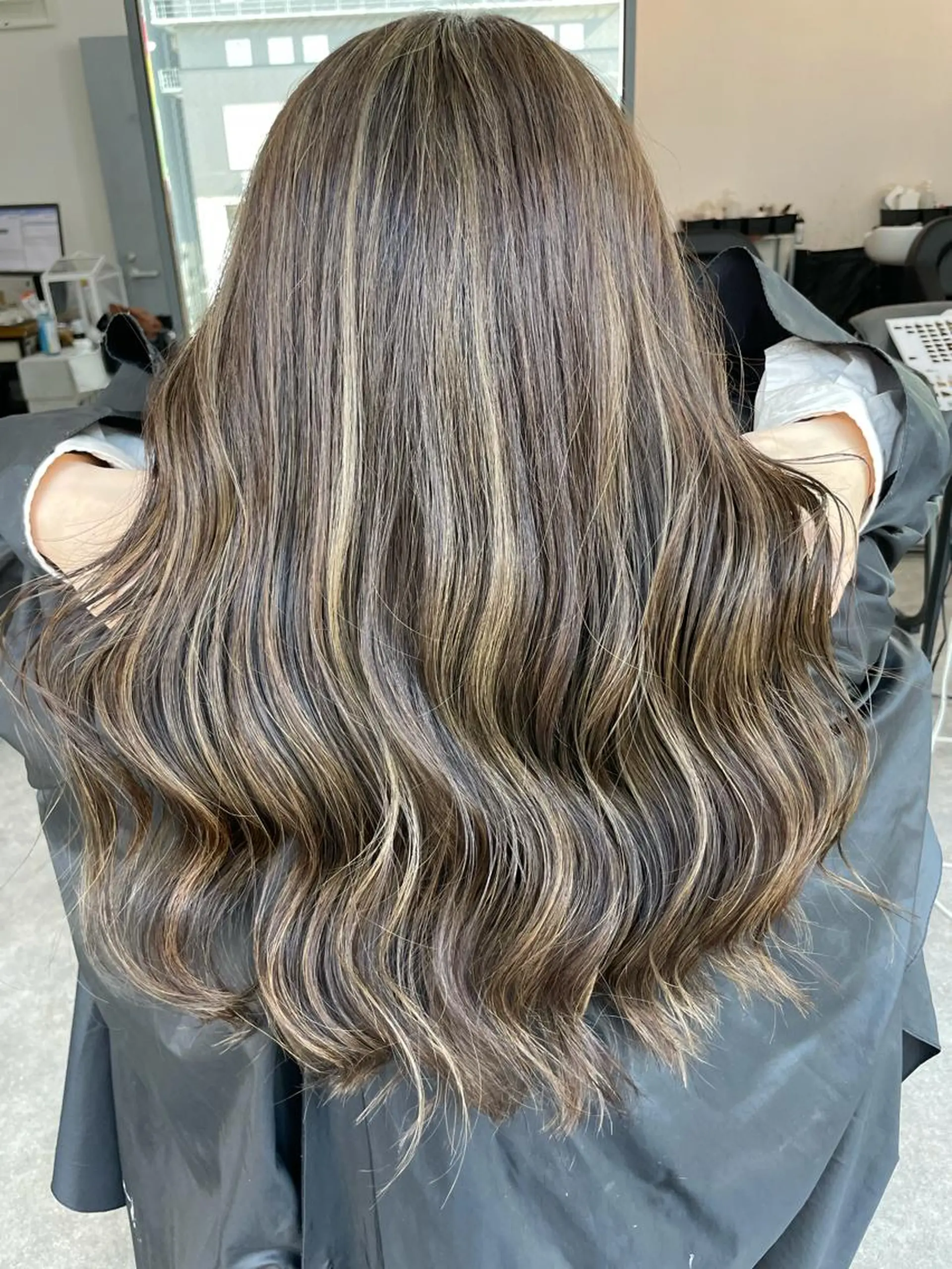 ミディアム カラー パーマ ヘアアレンジ メンズ キッズ ネイル マツエク・マツパ メンズバレイヤージュ メンズブリーチ センターパート フェードカット メンズハイライト メンズ特化 しゅうへいのヘアスタイル