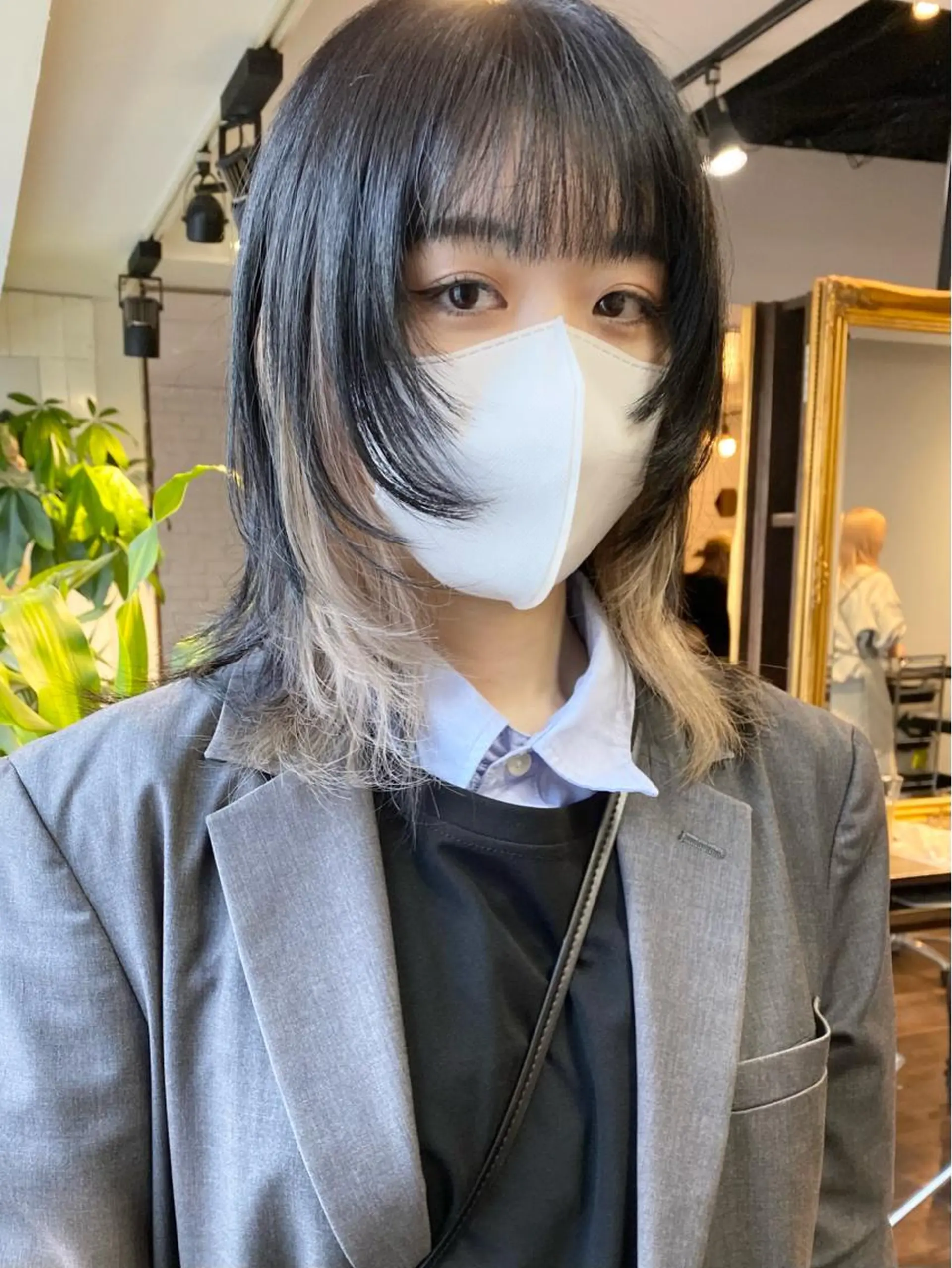 ミディアム カラー ヘアアレンジ ミストバング ベージュカラー  フェイスフレーミング インナーカラー ミルクティーベージュ カット ヘアカラー トリートメント 韓国ヘア×髪質 改善🇰🇷シオリのヘアスタイル