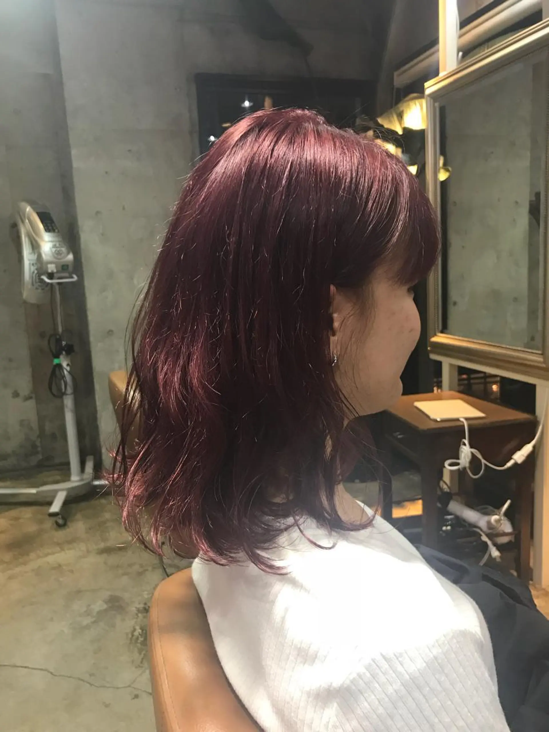 ミディアム カラー パーマ ヘアアレンジ メンズ キッズ ネイル マツエク・マツパ ボルドーカラー ボルドー サロンドミルク 原宿のヘアスタイル