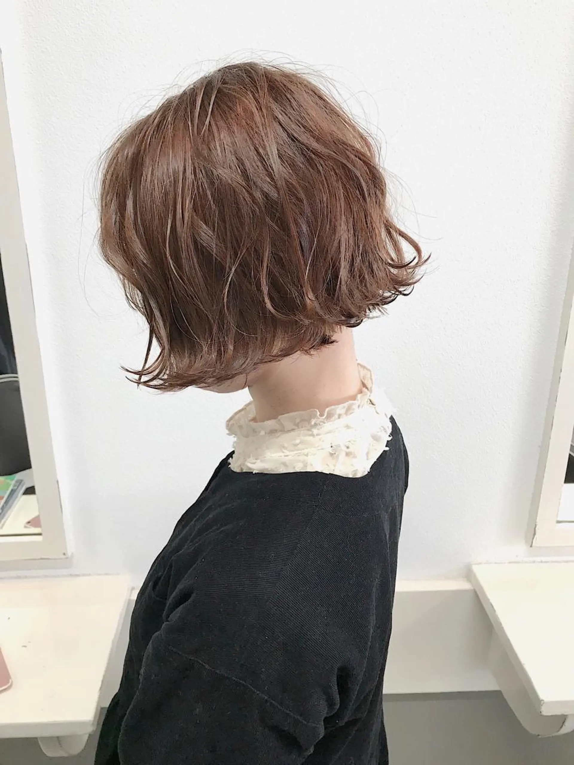 ショート カラー 切りっぱなしボブ ベージュカラー ボブ カット ヘアカラー トリートメント lani 天神大名/ブリーチのヘアスタイル