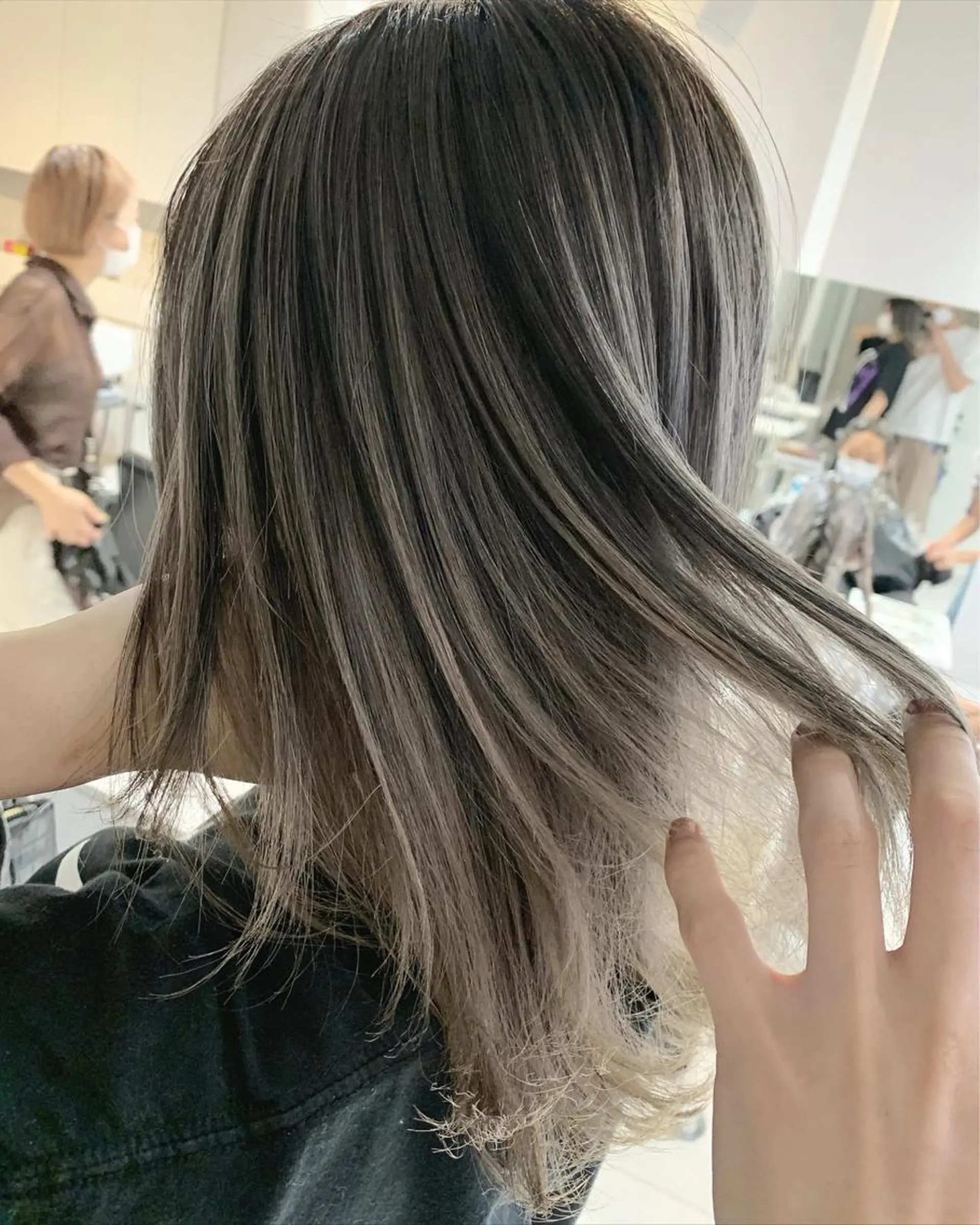 セミロング カラー ヘアアレンジ 髪質改善land千葉所属・阿部 圭悟のヘアスタイル