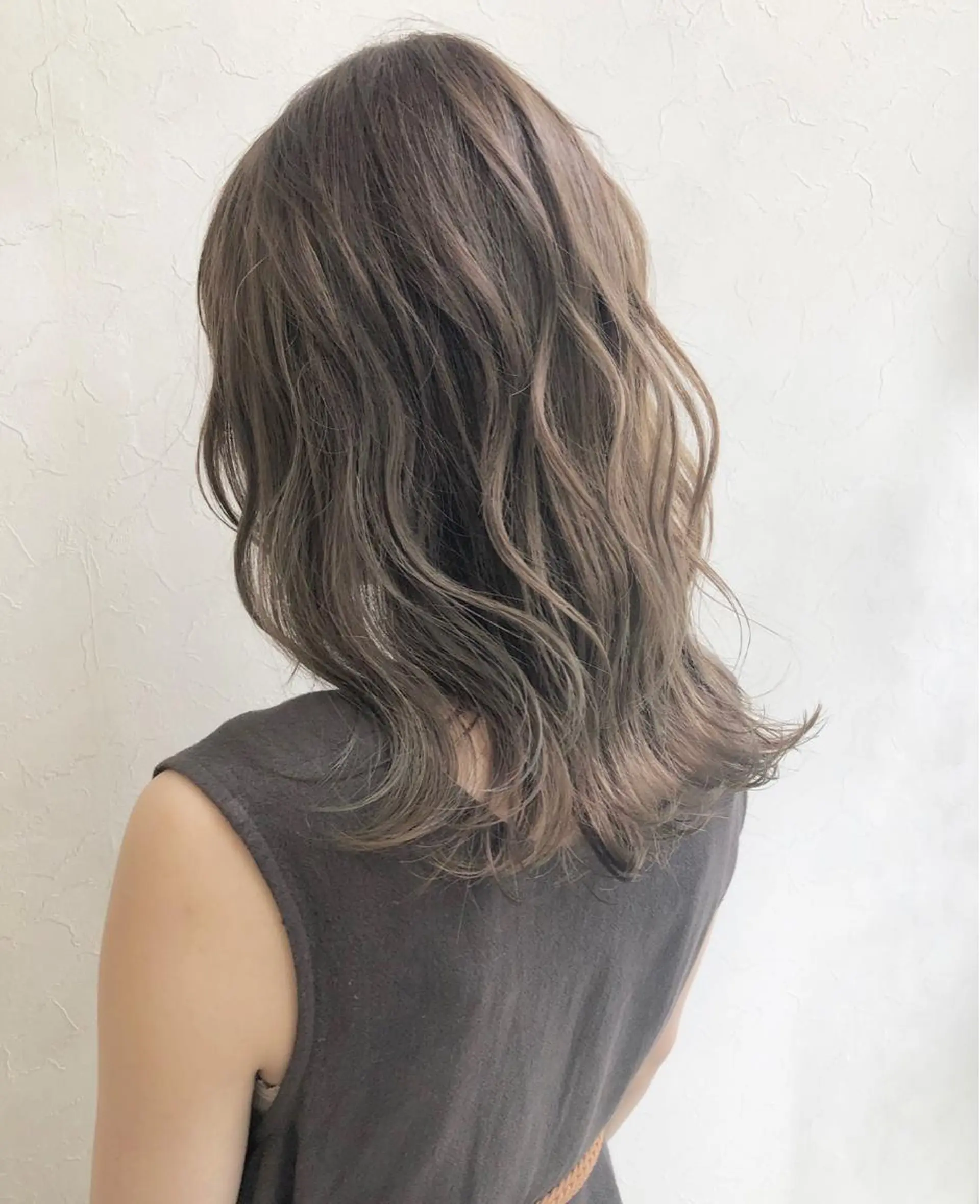 セミロング カラー nakahara madokaのヘアスタイル