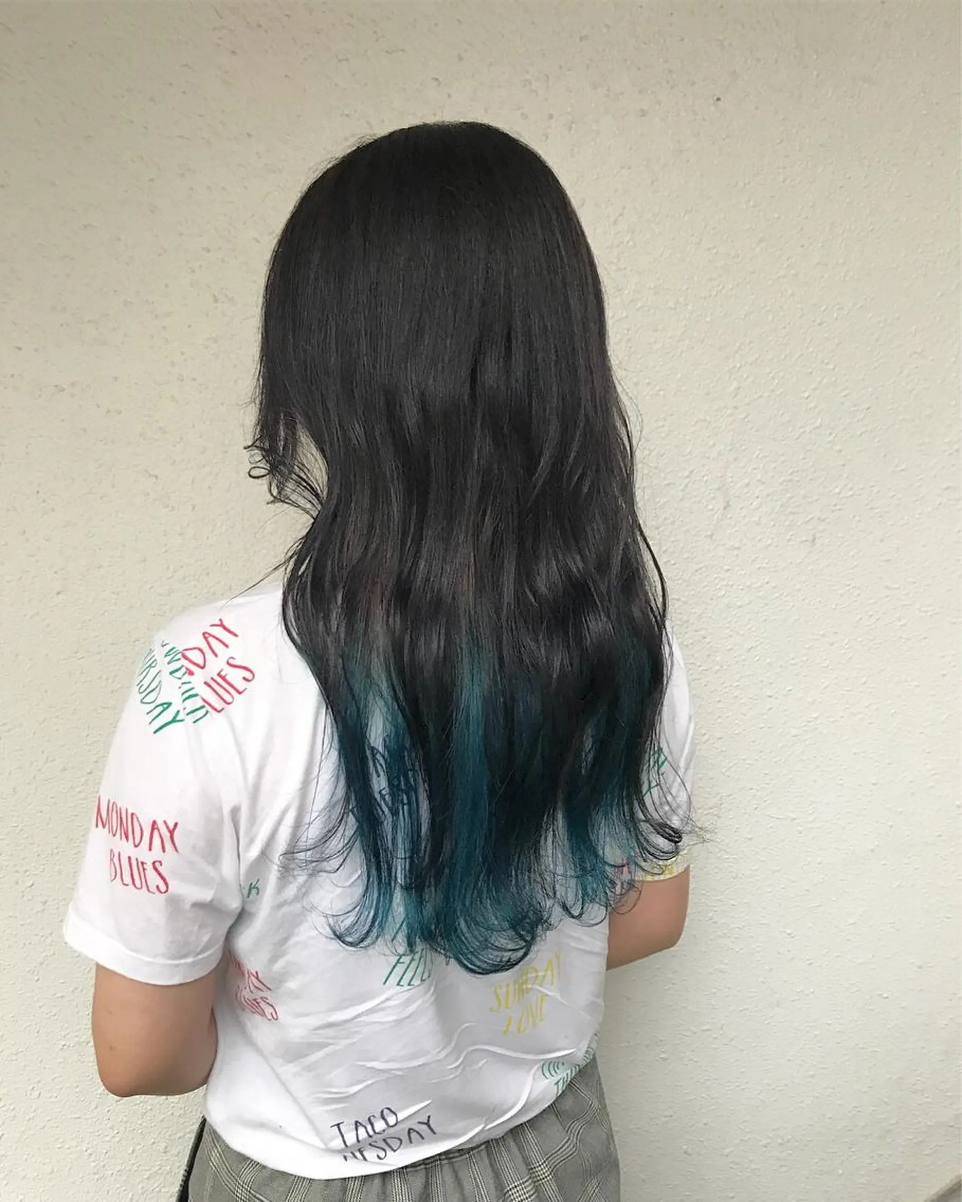 セミロング カラー ブリーチ ブルーカラー インナーカラー インナーカラー/天神 ブリーチ/吉田のヘアスタイル