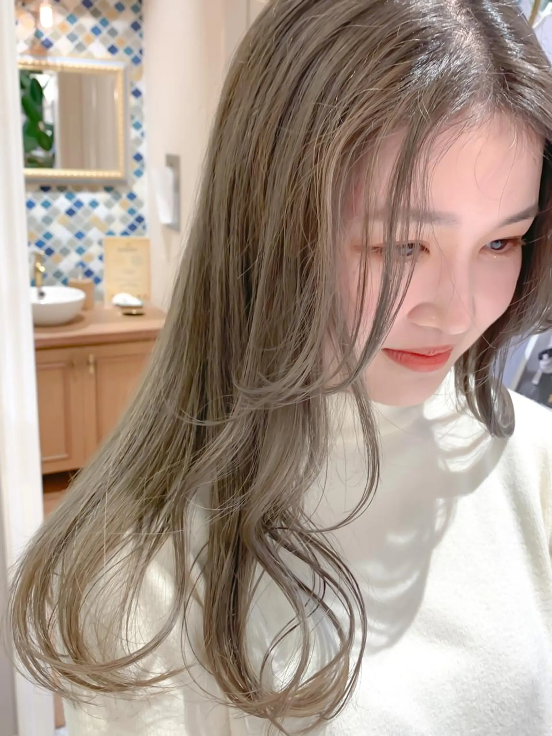 セミロング カラー カット ヘアカラー トリートメント レイヤー🇰🇷 韓国ヘア💕トモミのヘアスタイル