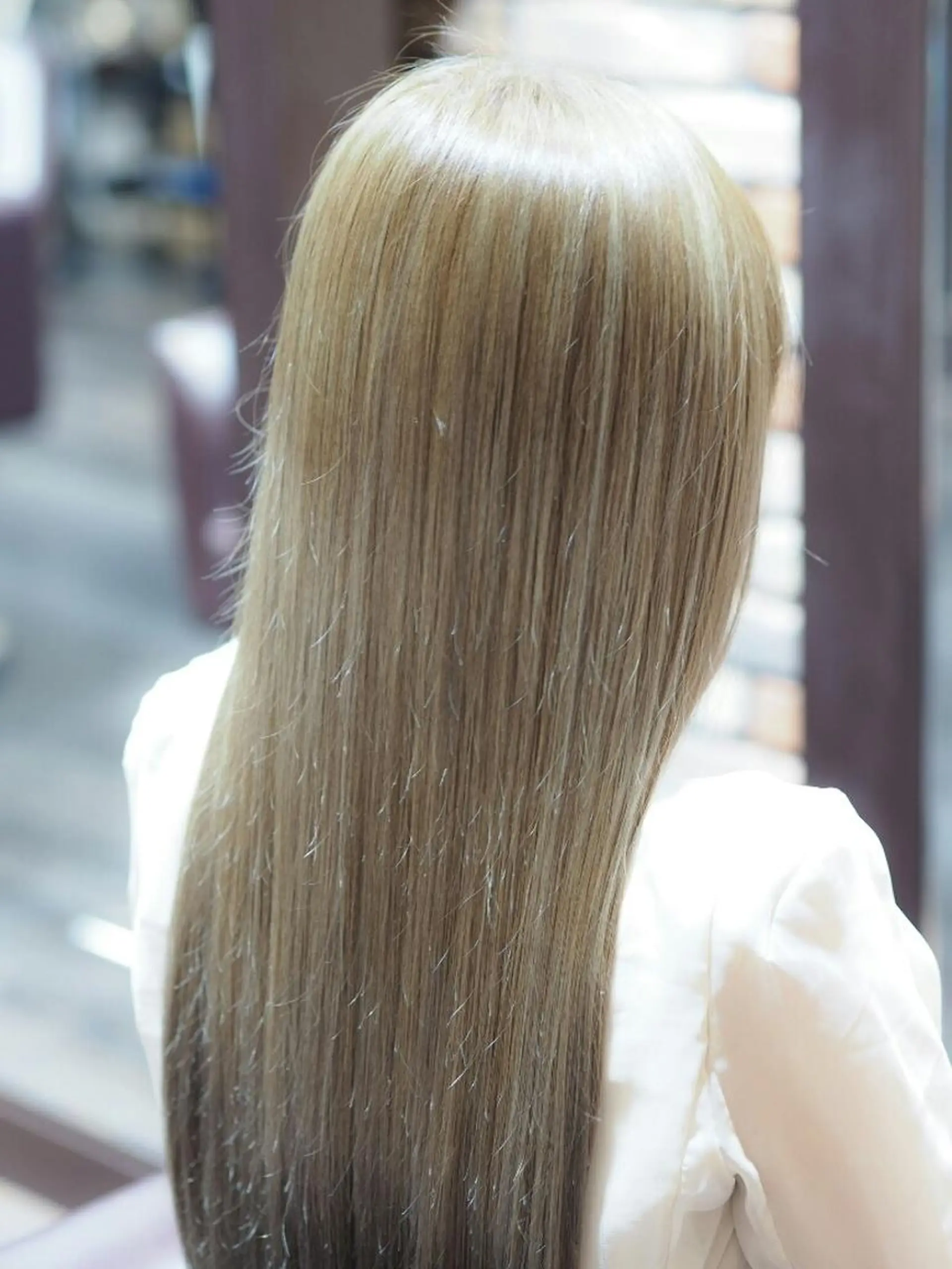 カラー ロング アッシュ ホワイトアッシュ ヘアカラー トリートメント Luxian所属・辻 竜也　のヘアスタイル