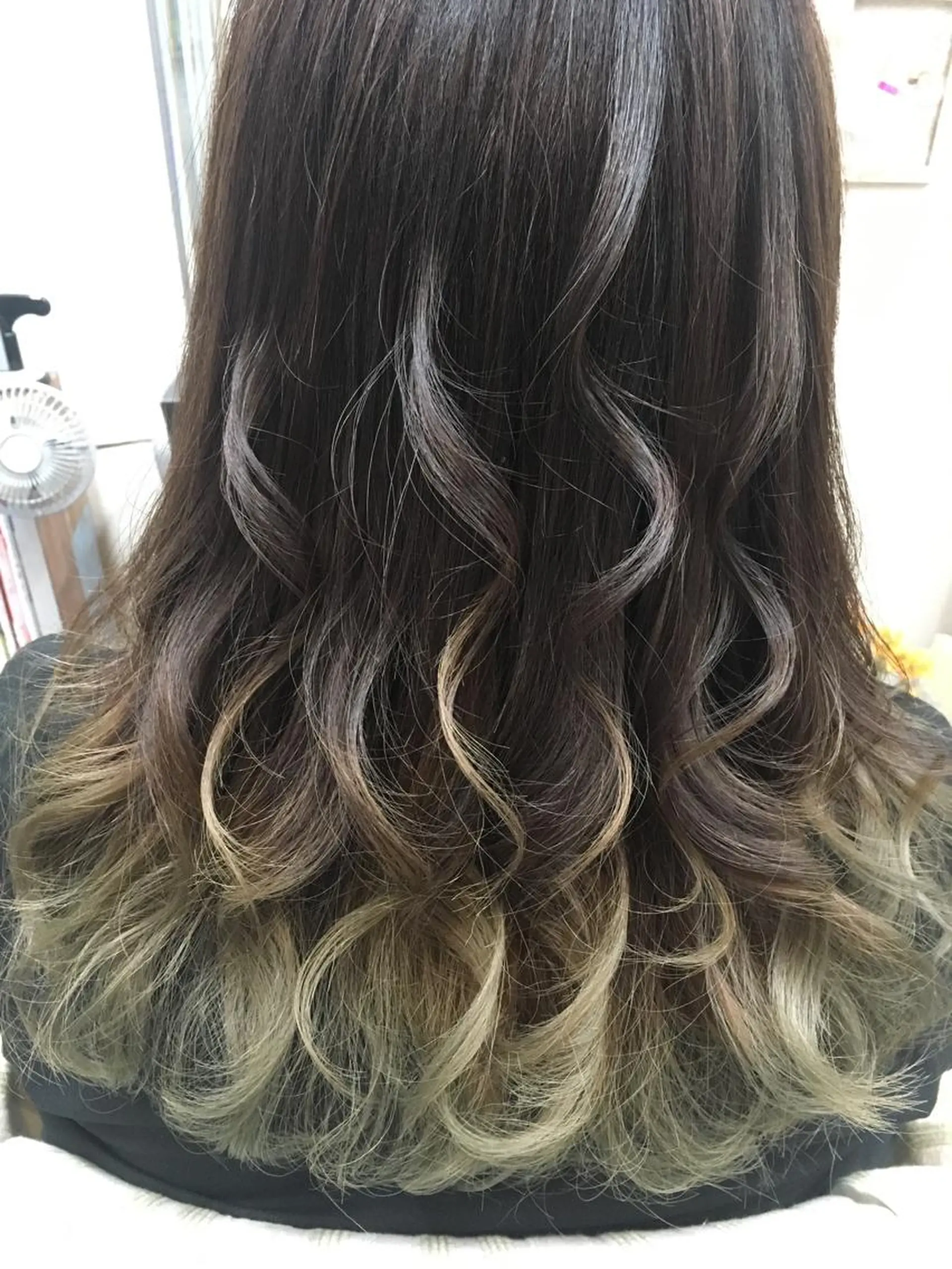 セミロング カラー アッシュ ベージュカラー グラデーションカラー カット ヘアカラー Partie （パルティー）のヘアスタイル