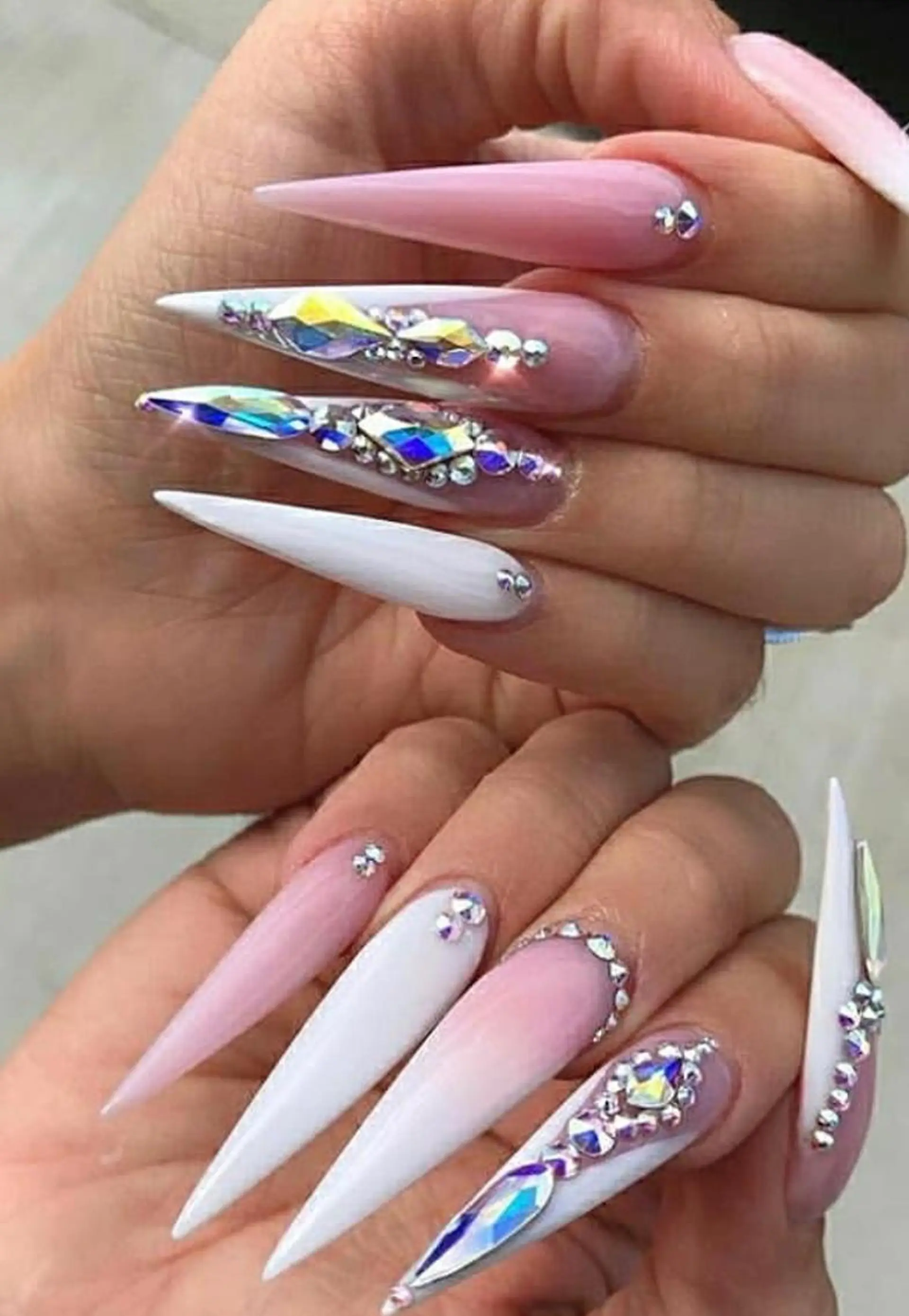 ネイル ハンドネイル 🖤スカルプ R🖤のネイルデザイン