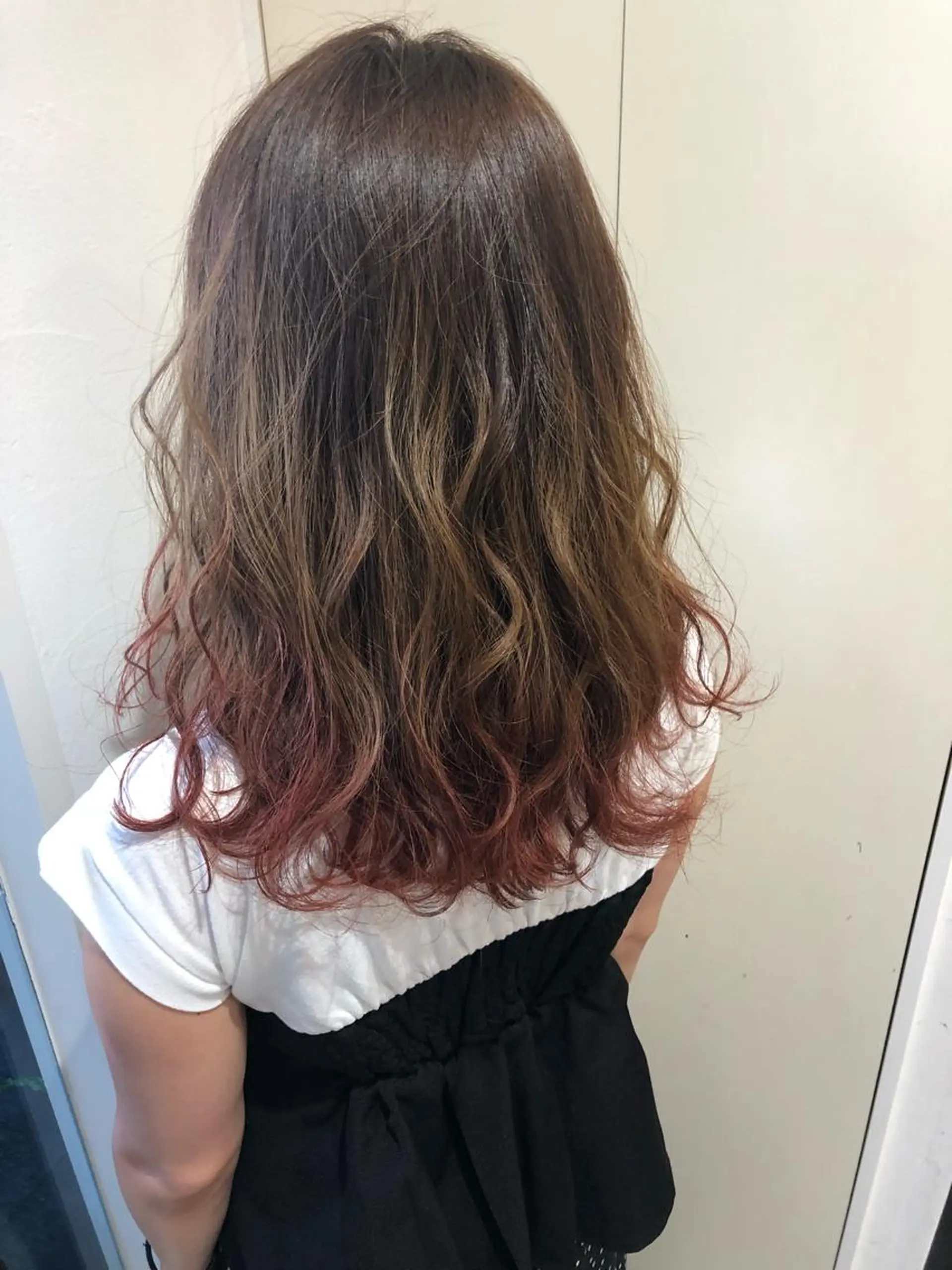 ロング カラー ヘアアレンジ ture by glad所属・ture by gladのヘアスタイル