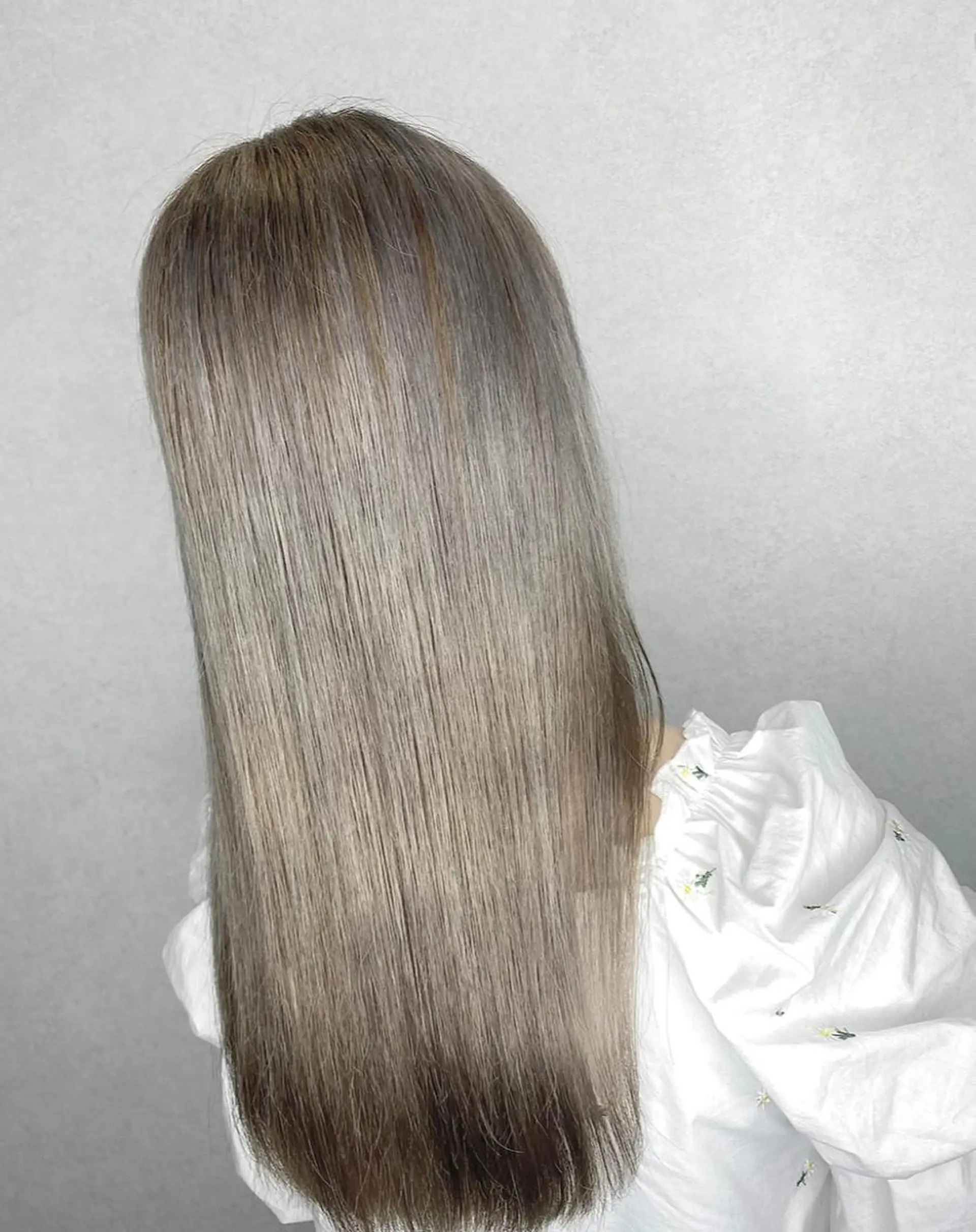 ロング カラー Designer EGGのヘアスタイル