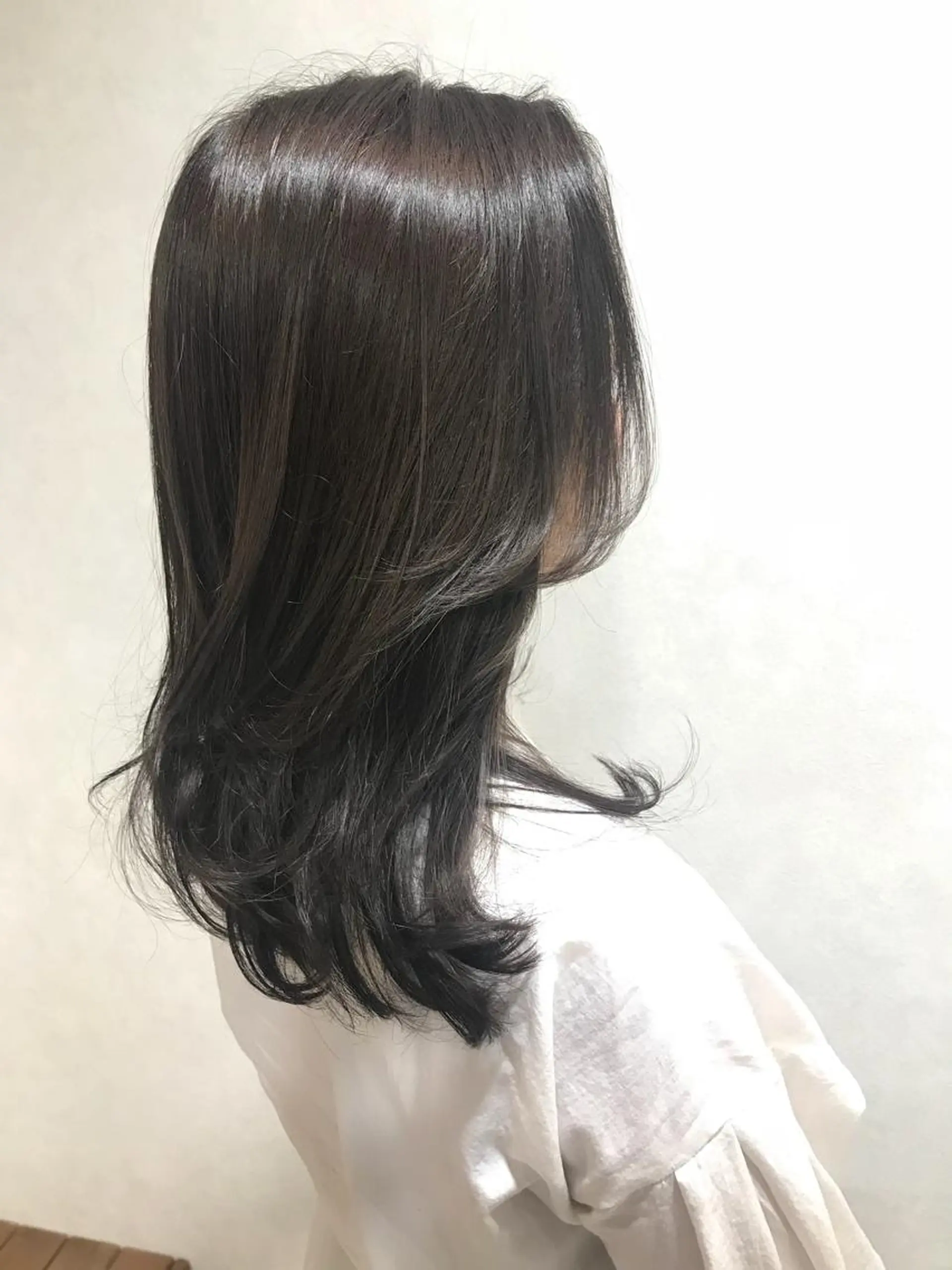 ミディアム カラー カット ヘアカラー トリートメント 韓国風ツヤ髪サロン ⭐️髪質改善ルーチェのヘアスタイル