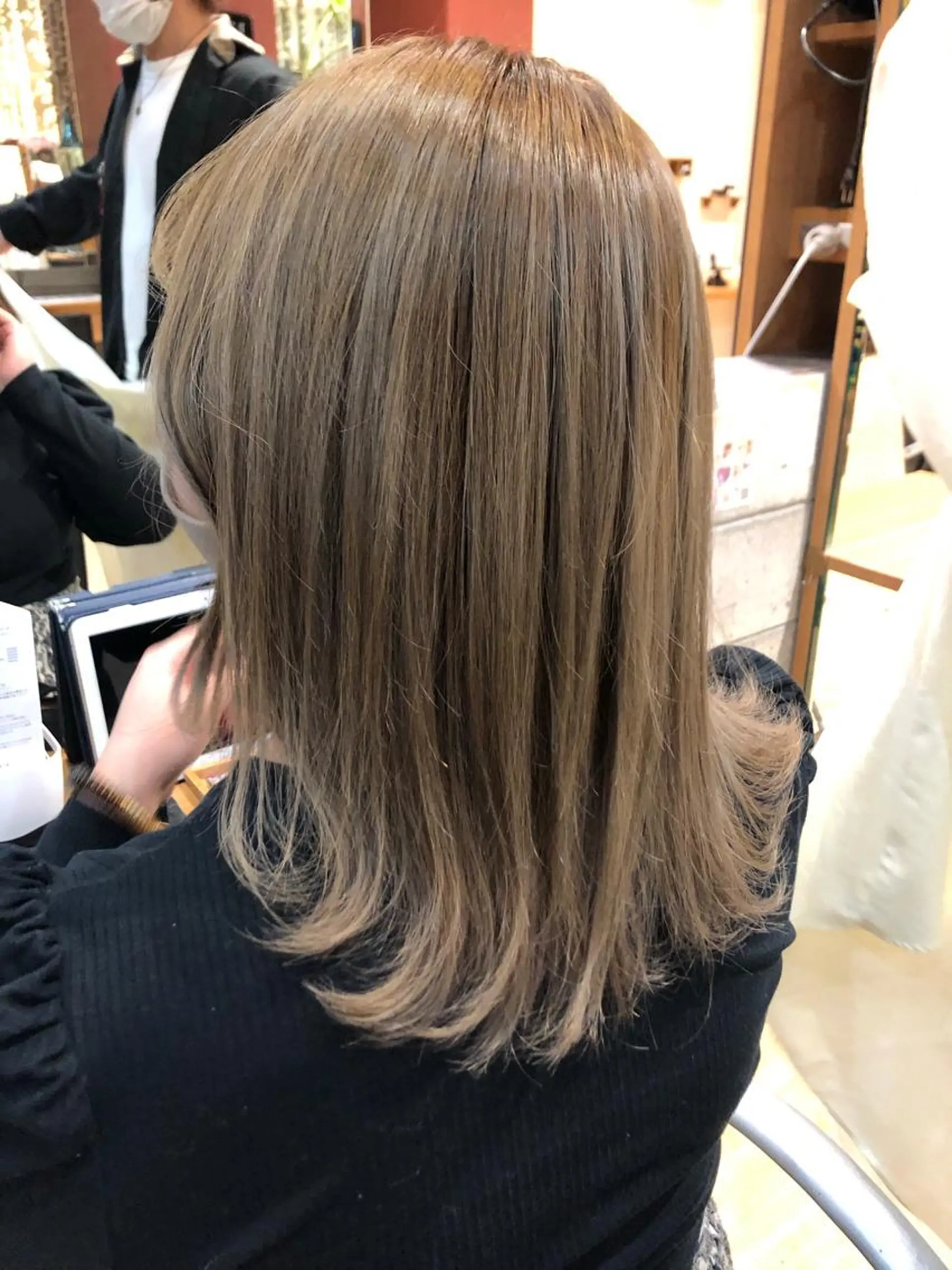 ミディアム i.+sapporo所属・ショート/レイヤー /札幌/小山内のヘアスタイル