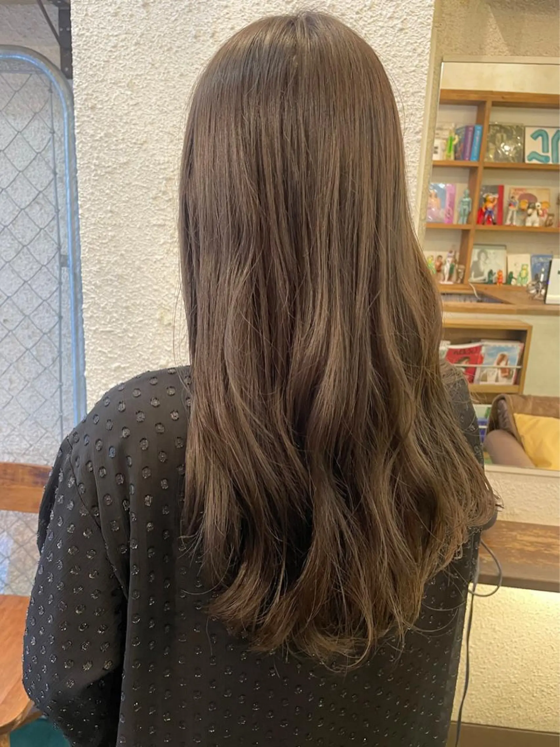 ロング カラー 坂田 友梨奈のヘアスタイル