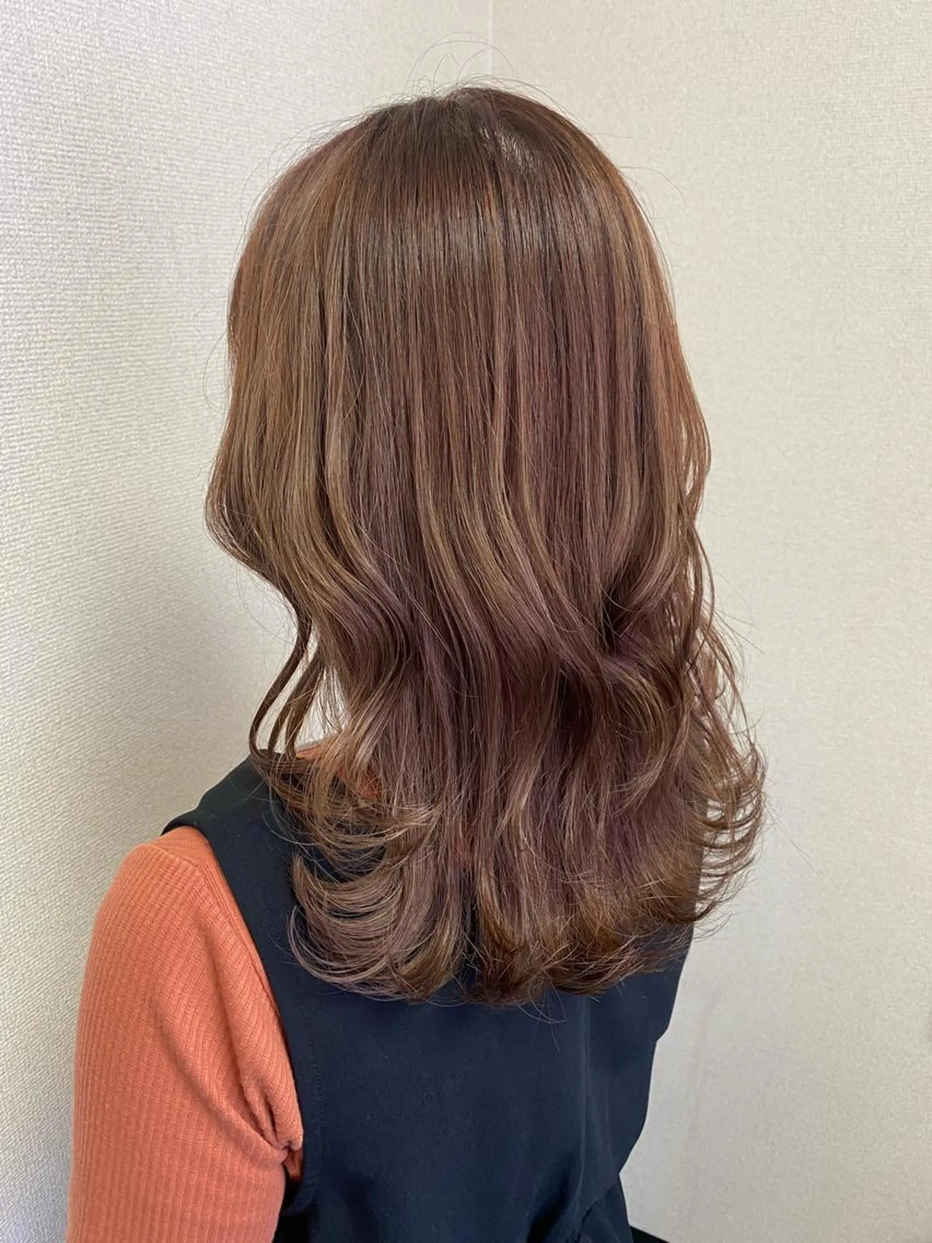 セミロング レイヤーカット カット ヘアカラー 原 朱莉のヘアスタイル
