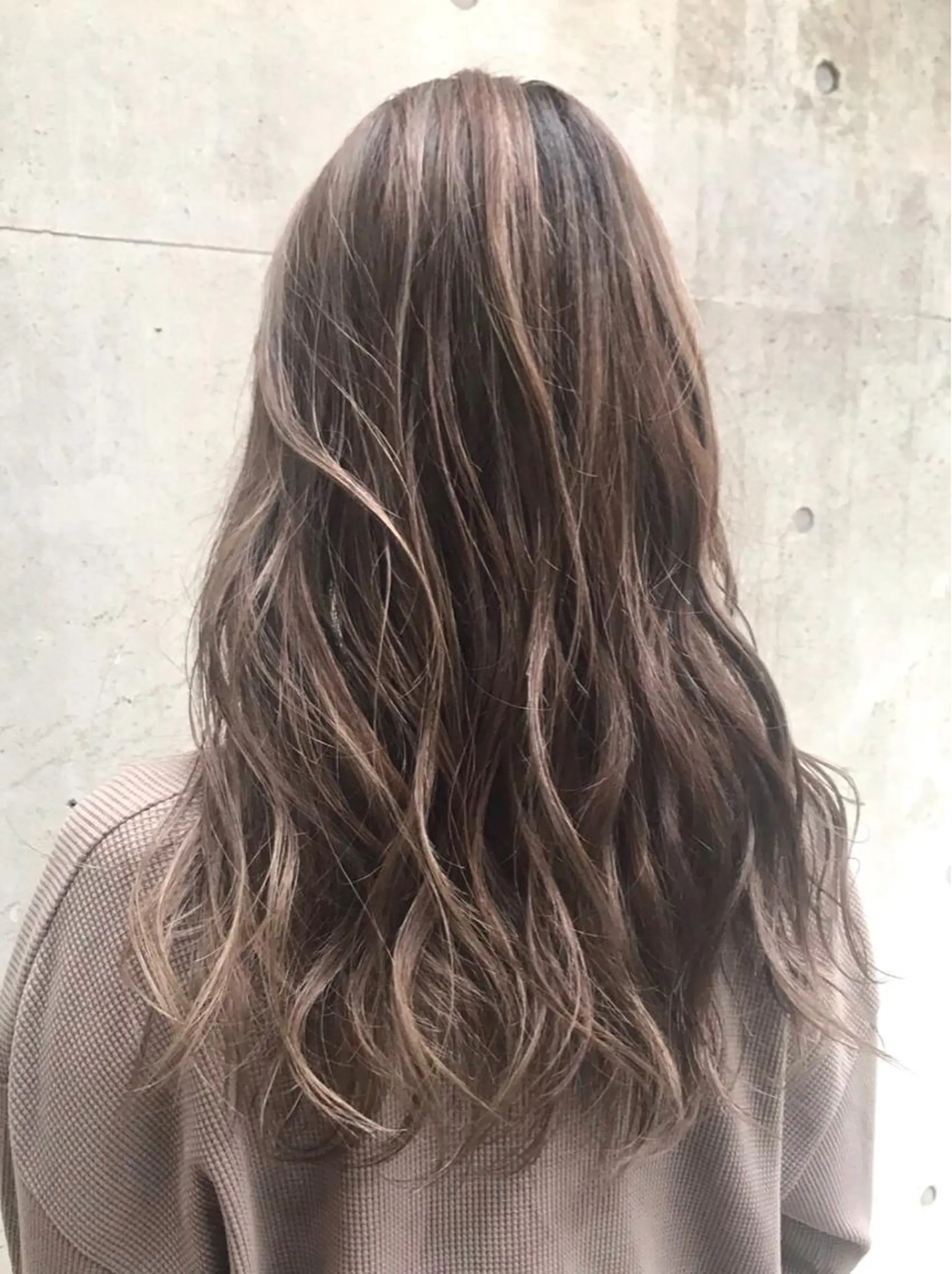 セミロング カラー セミロングパーマ アッシュ アッシュブラウン ベージュカラー 黒髪 DX SHARE SALON SHIBUYA所属・AKI アキのヘアスタイル