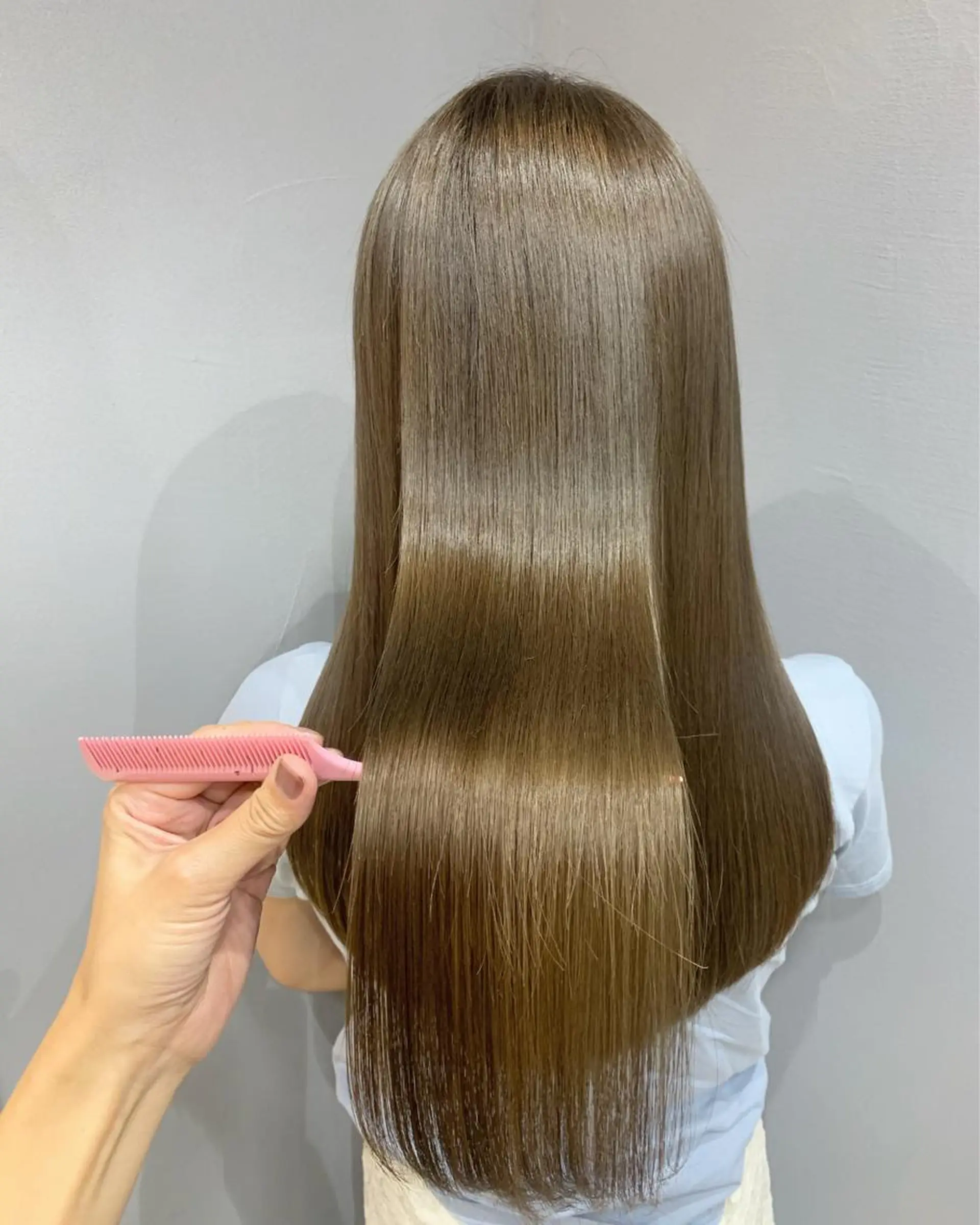 ロング 外国人風カラー ハイライト 髪質改善 韓国風ヘア レイヤーカット ハリウッドブロウ LAID BACKの眉毛・アイブロウイメージ