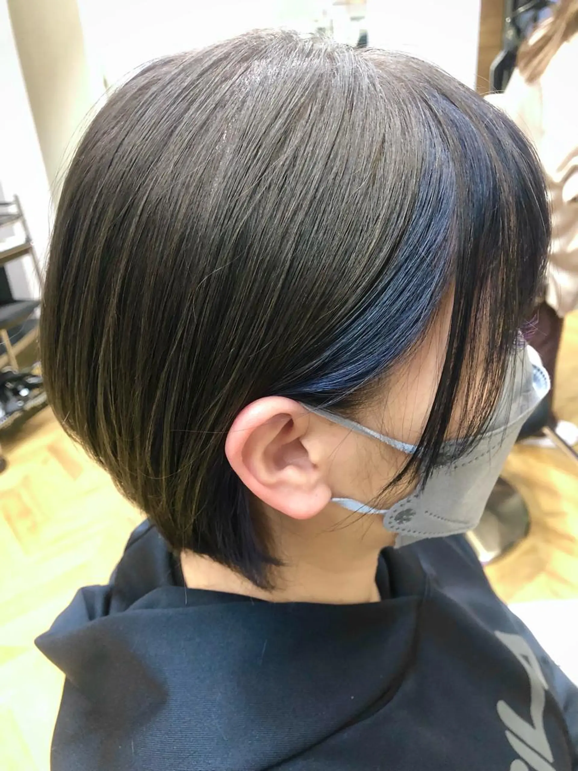 ショート カラー ミストバング ネイビーカラー ヤマダ タケトのヘアスタイル
