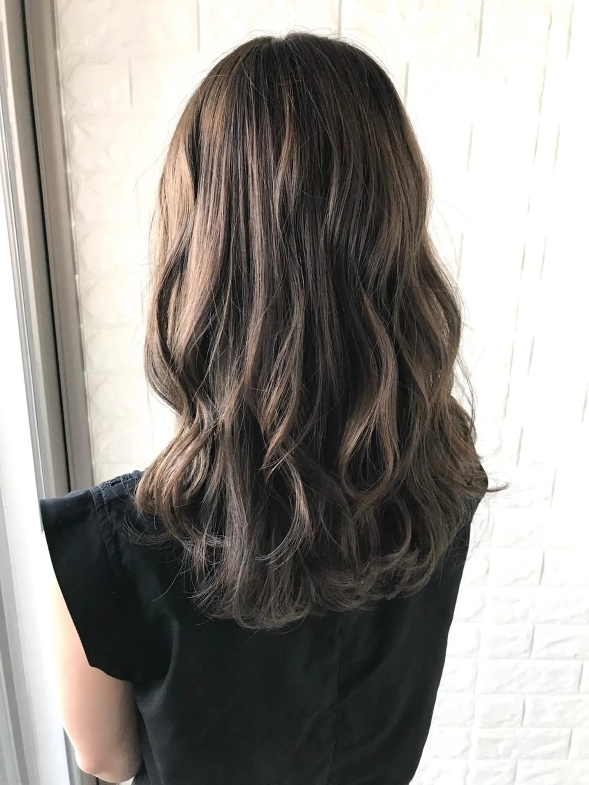 ロング カラー アッシュ 透明感カラー イルミナカラー ラベンダーカラー ラベンダーアッシュ エイジングケア特化 美容師✂️山崎竜二のヘアスタイル