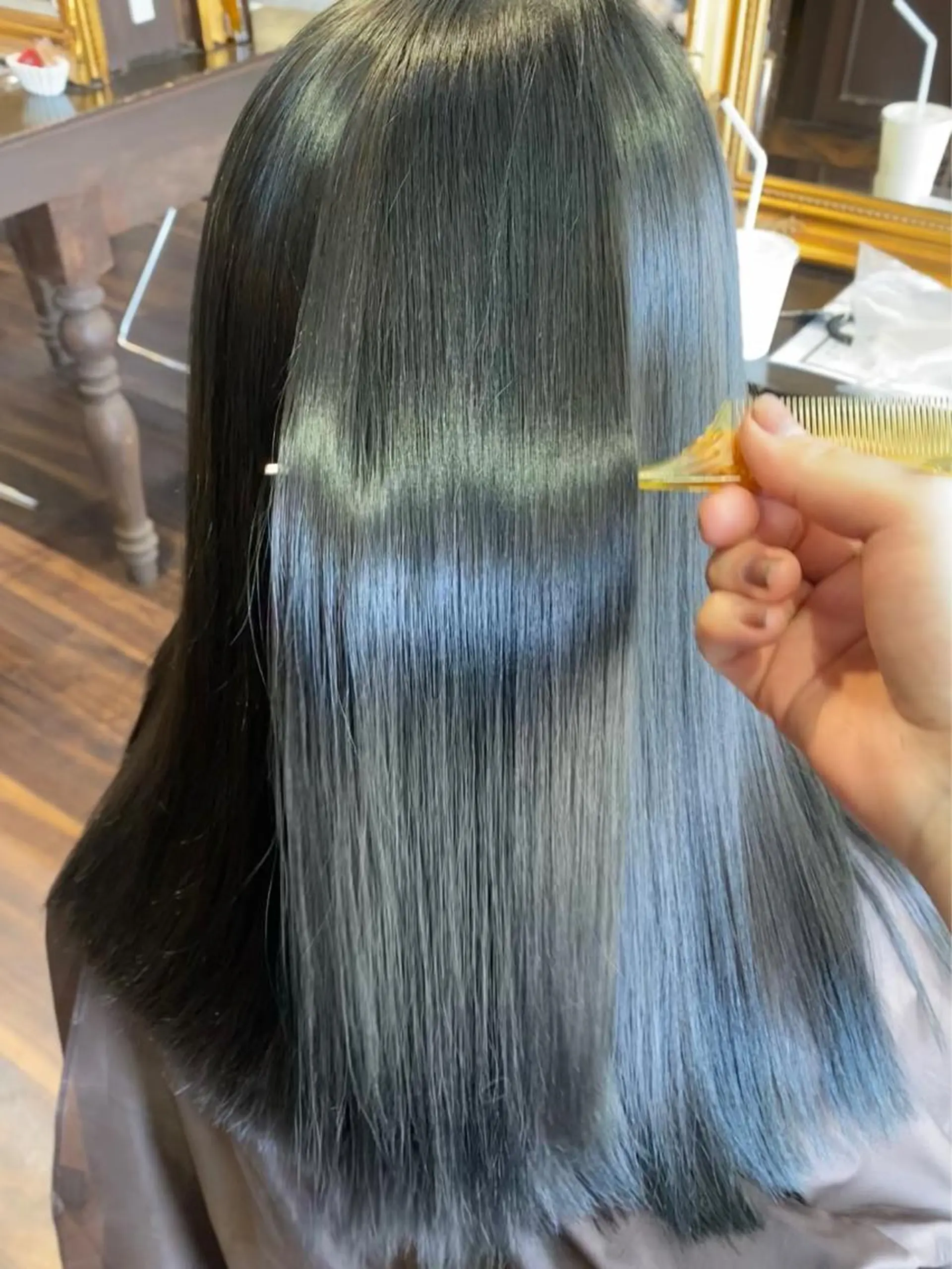 セミロング カラー パーマ ヘアアレンジ アッシュ アッシュブラウン 黒髪 ブルーカラー ブルーブラック カット 縮毛矯正 トリートメント 韓国ヘア×髪質 改善🇰🇷シオリのヘアスタイル