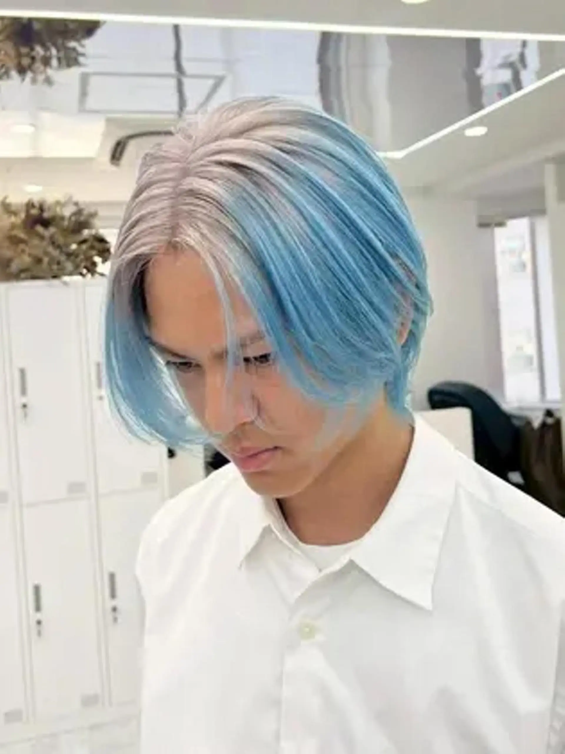 ショート カラー メンズ メンズバレイヤージュ メンズハイライト メンズハイトーン メンズインナーカラー アディクシーカラー 女性専用サロン梅田 髪質改善カラーakiのヘアスタイル