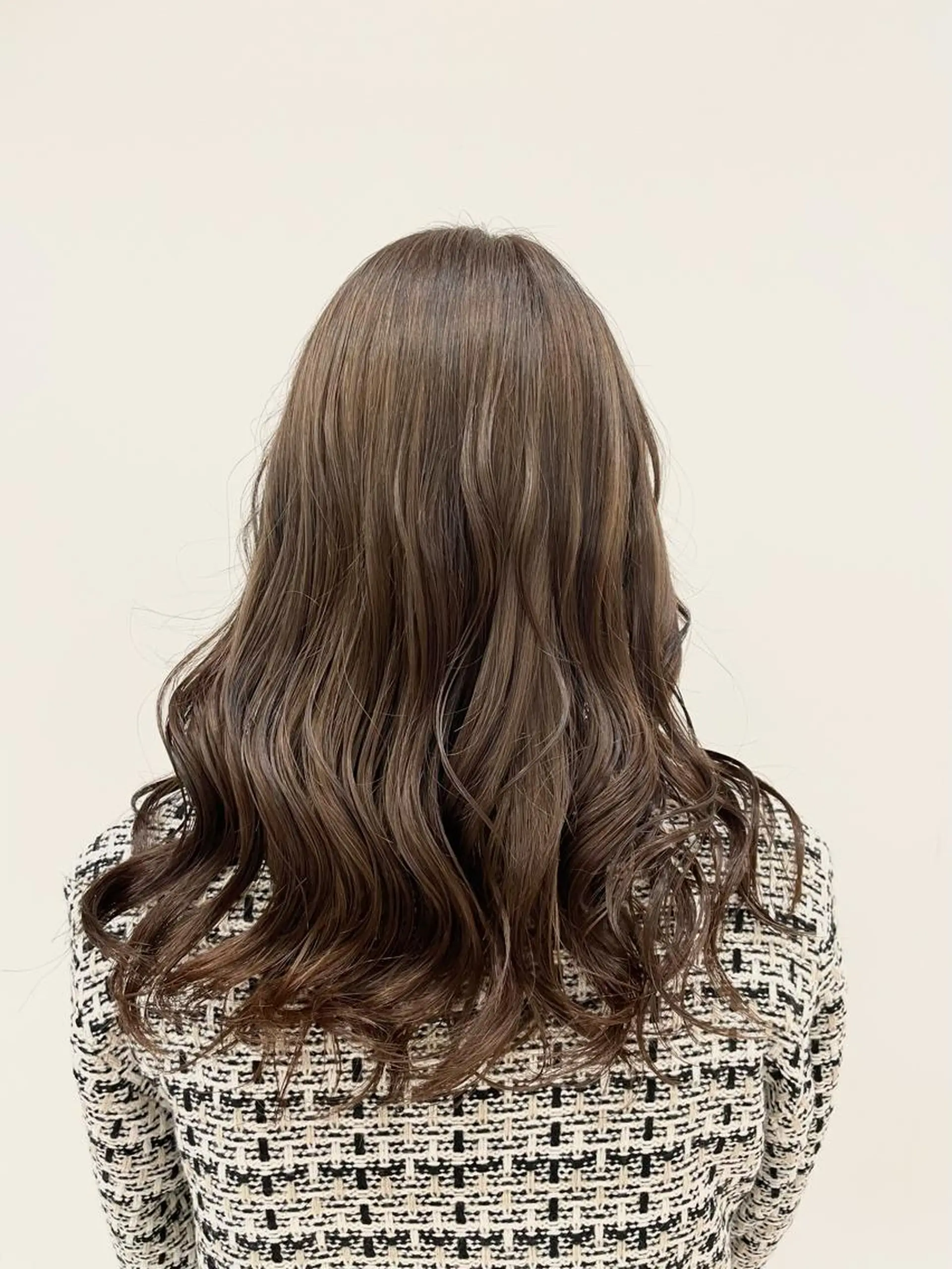 セミロング カラー 🌈デザインカラー MISAKI🐰のヘアスタイル