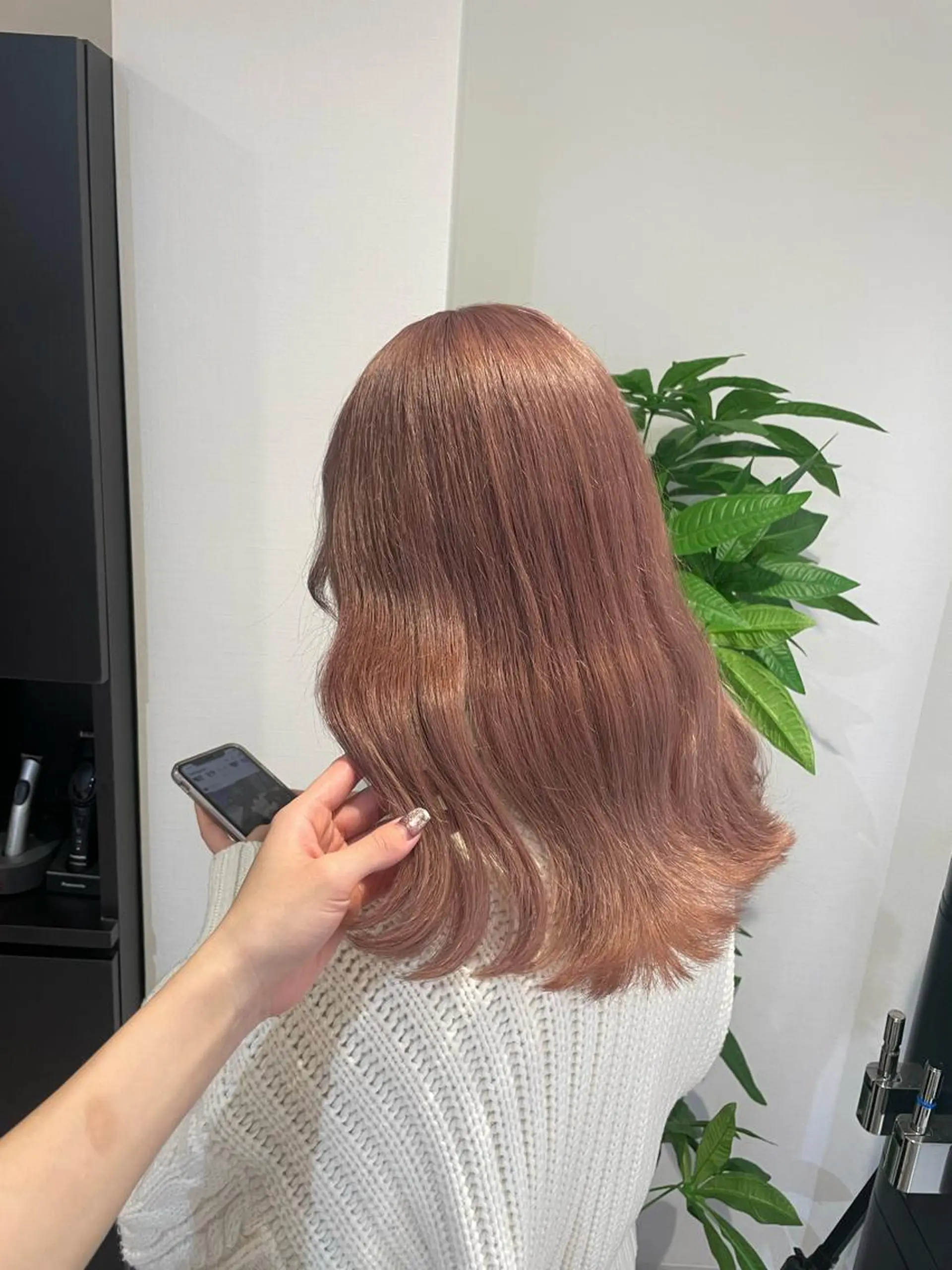 セミロング 艶髪カラー✨ misaki .のヘアスタイル
