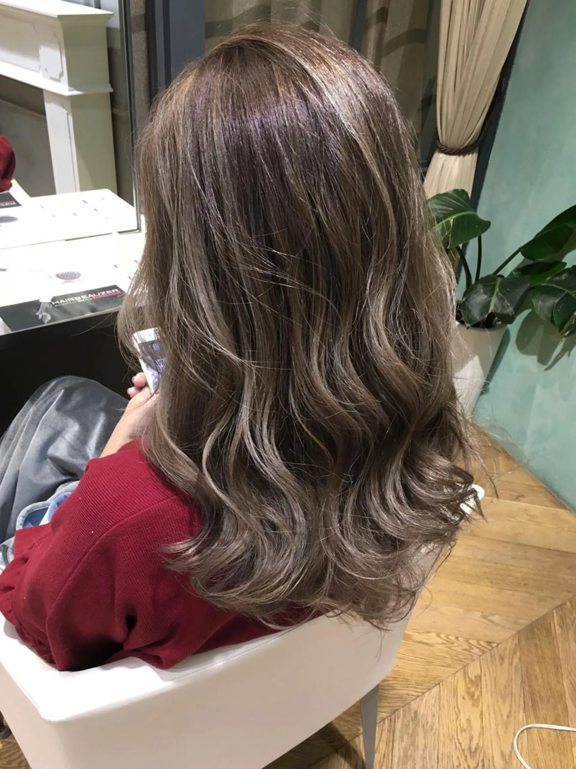 ミディアム セミロング ロング カラー パーマ アッシュ ハイライトカラー ラベンダーカラー ラベンダーアッシュ ハイライト 酸性縮毛矯正のプロ 杉山玲介のヘアスタイル