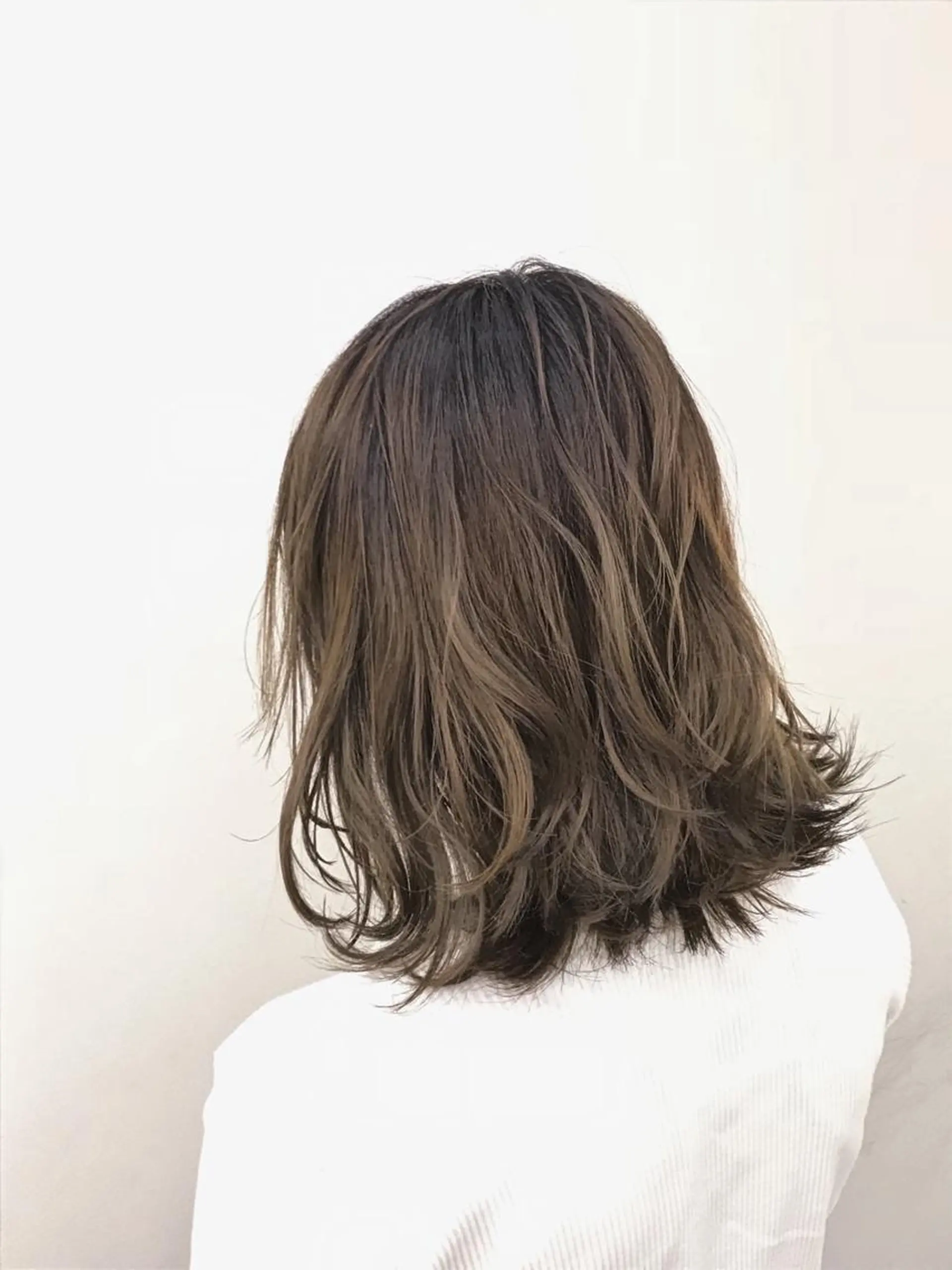 ミディアム カラー ブリーチカラー/ 岩破瑞希のヘアスタイル